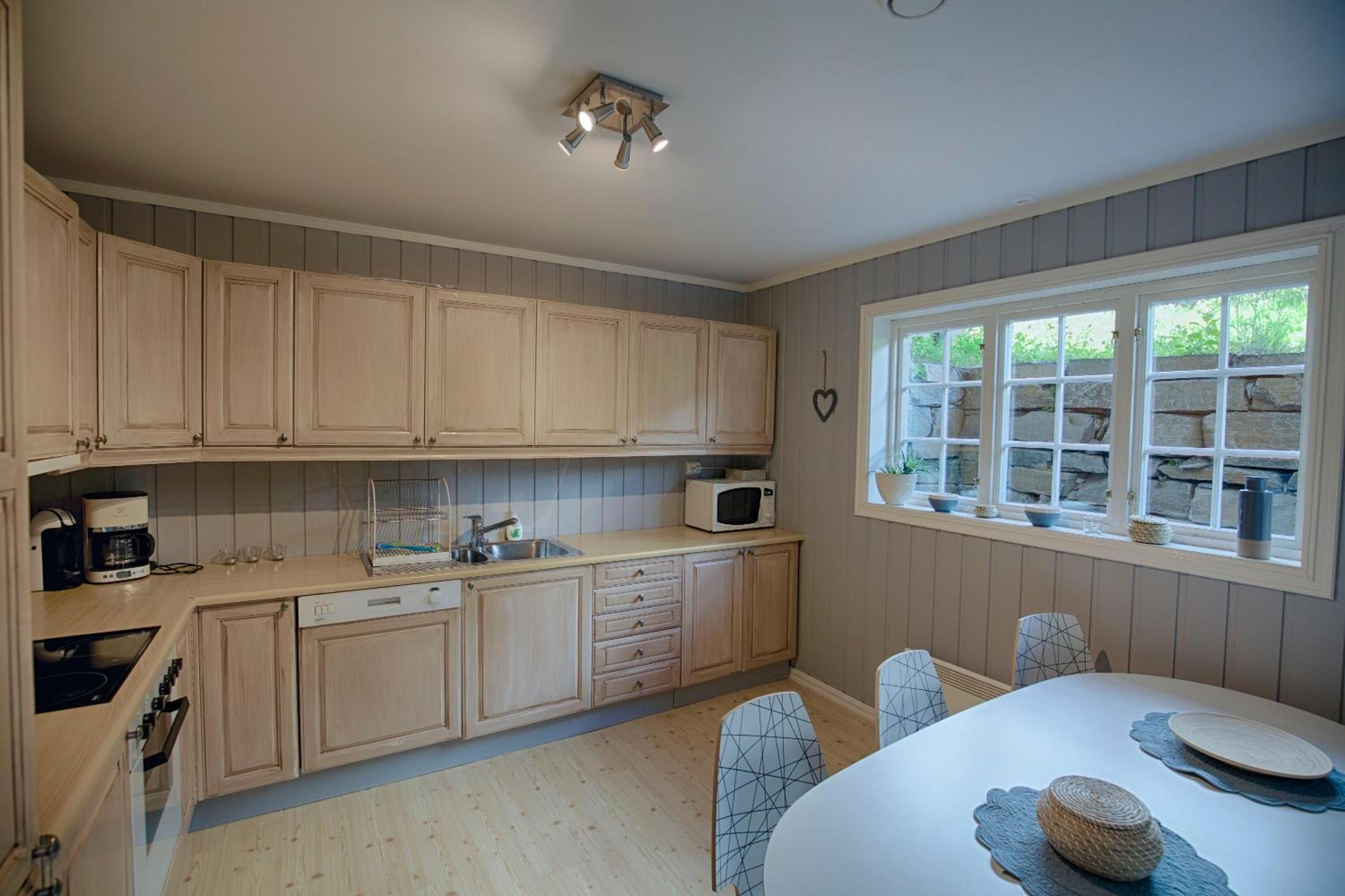 Ideal For Families And Groups Near Ski Slopes And Amenities