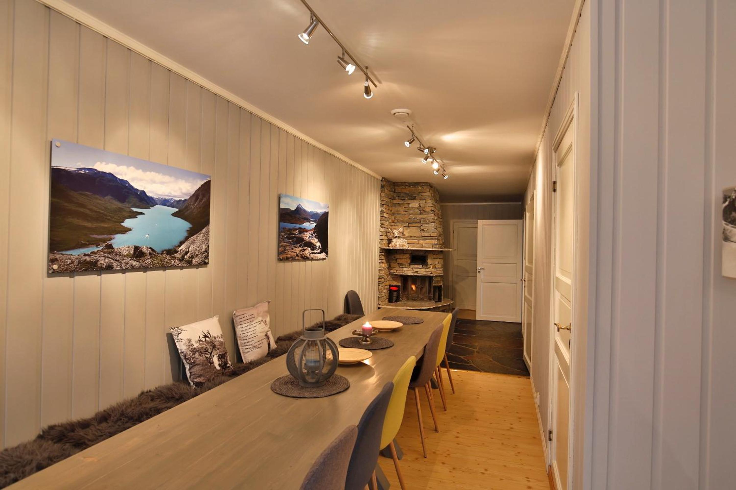 Ideal For Families And Groups Near Ski Slopes And Amenities