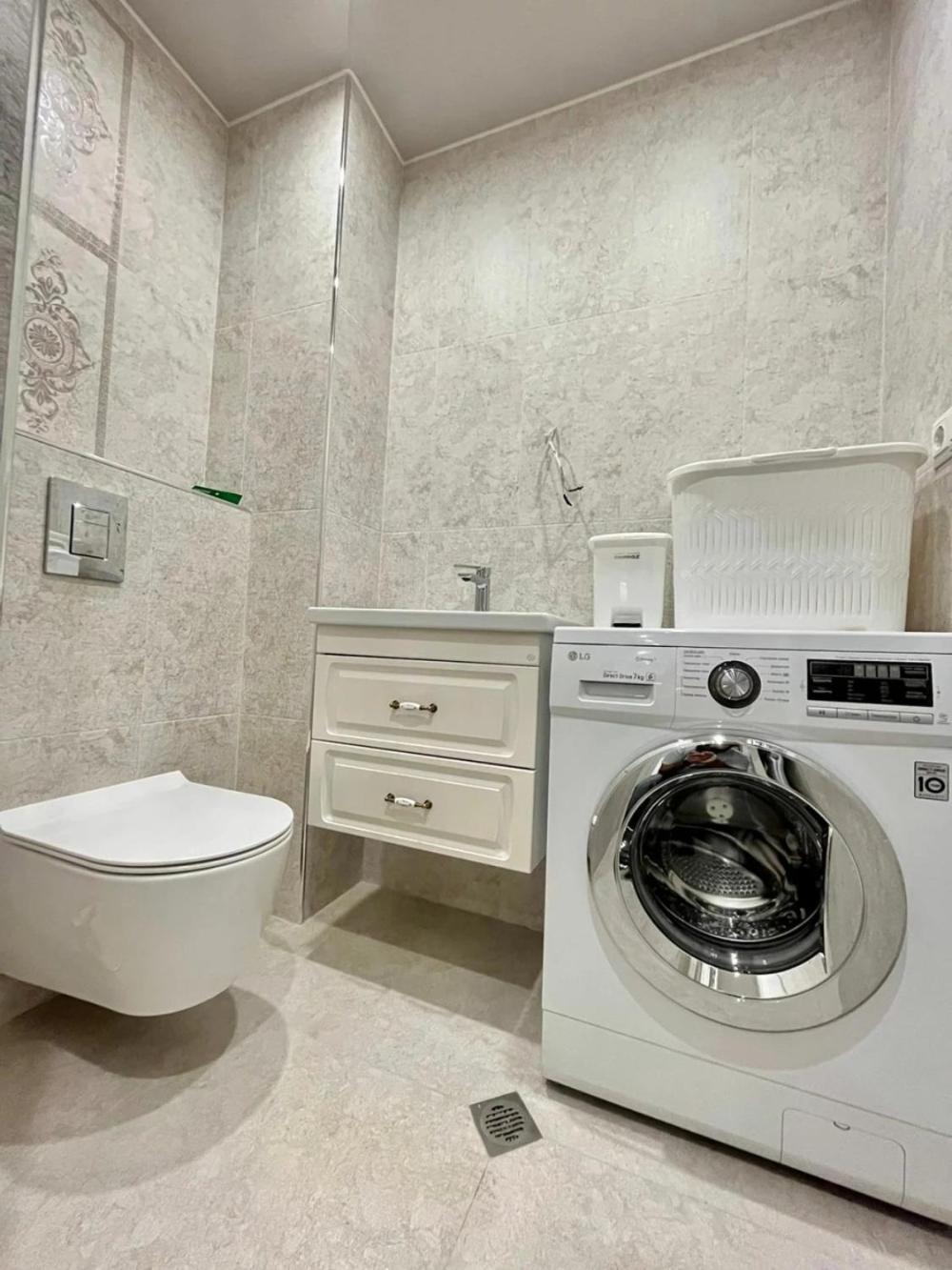 Luxury 2 bedroom apt with a balcony in the small center at Koghbatsi 16, New Building