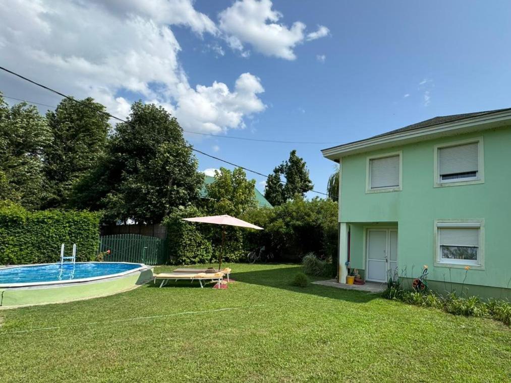 Danube Villa with swimming pool view 3