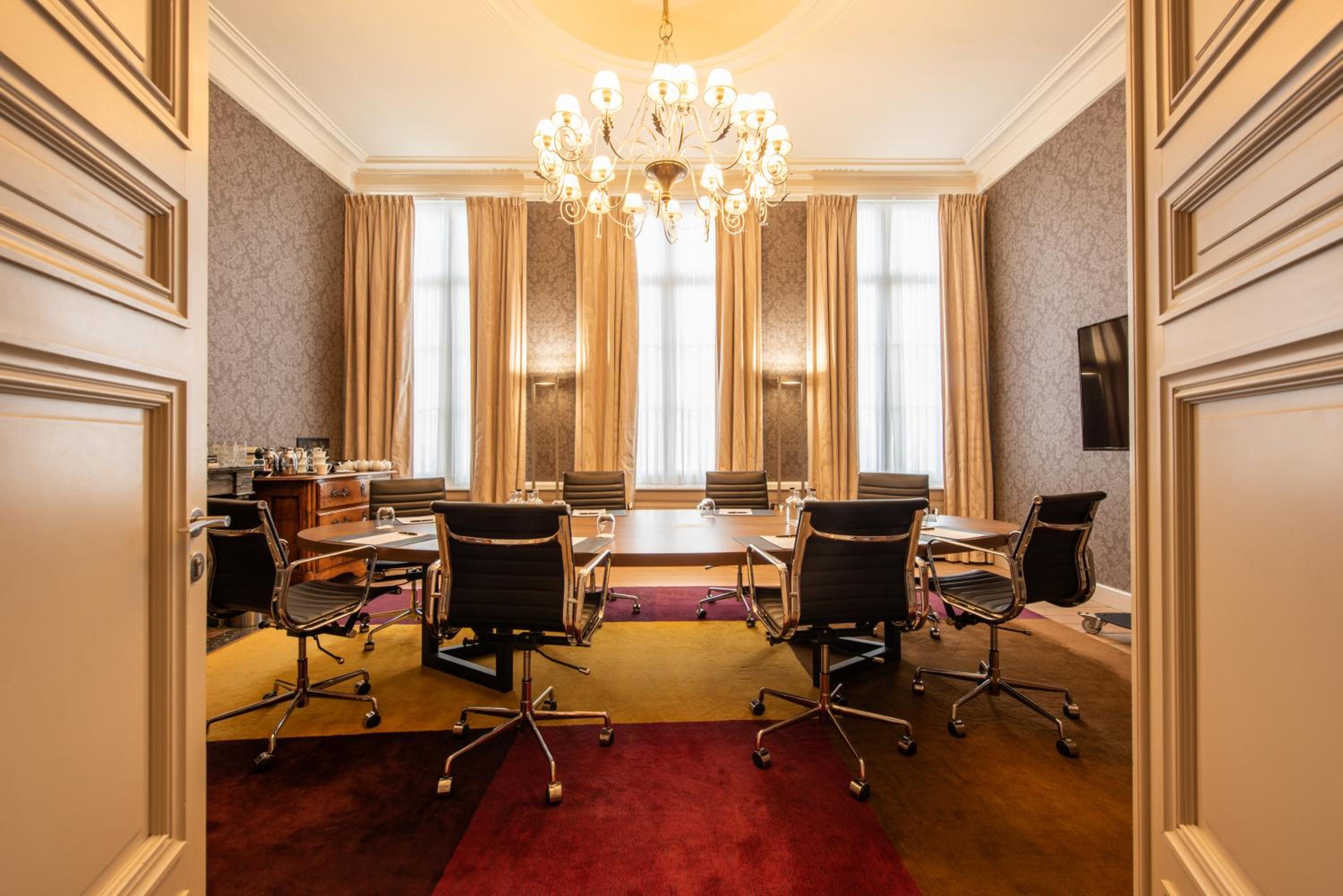 Bruges Vacations - Dukes' Palace Brugge - by Dukes' Hotel Collection - Property Image 2