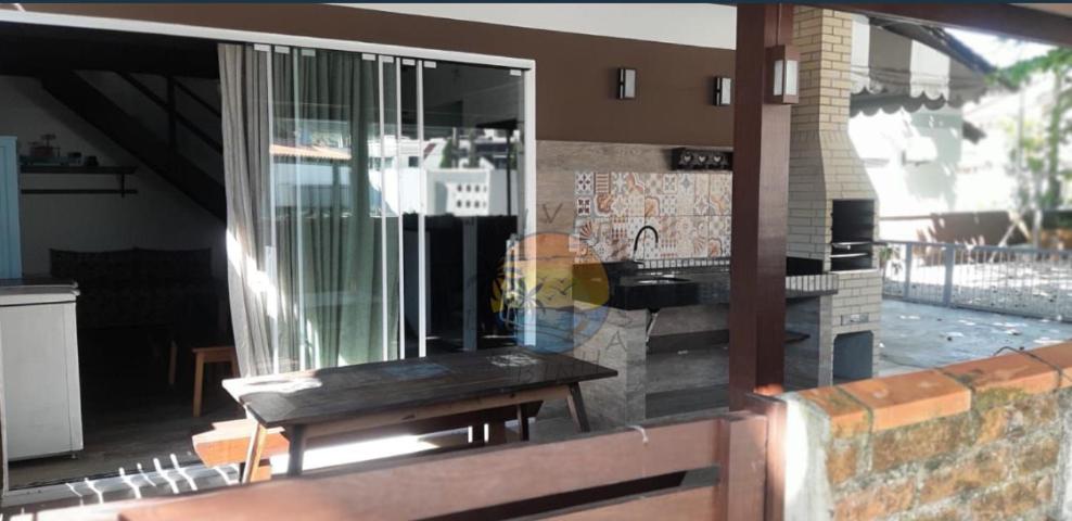 Linda Casa com 03 Dormitórios - 30 Metros até até a Praia