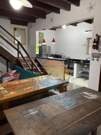 Linda Casa com 03 Dormitórios - 30 Metros até até a Praia