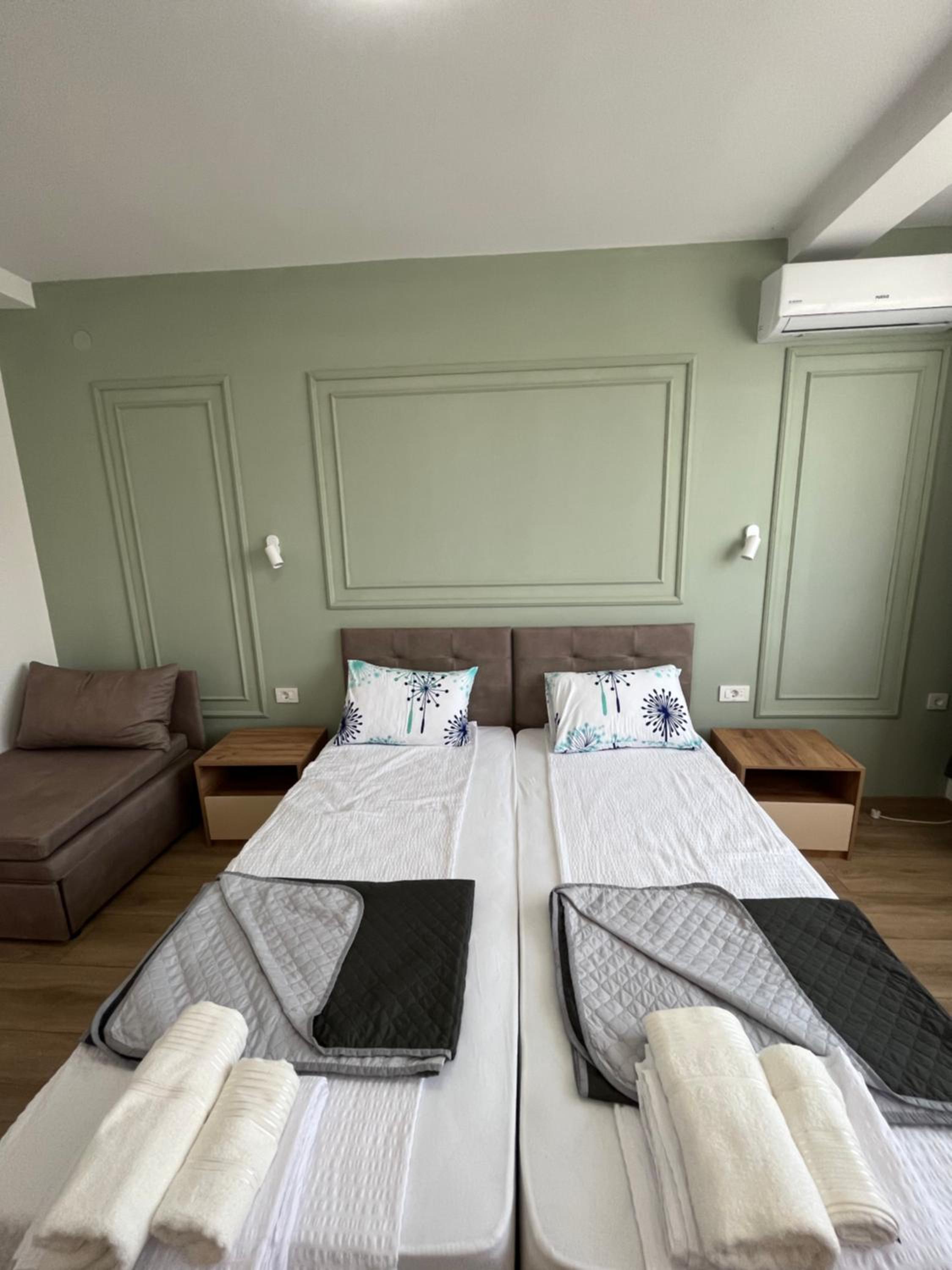 Lotos Apartments