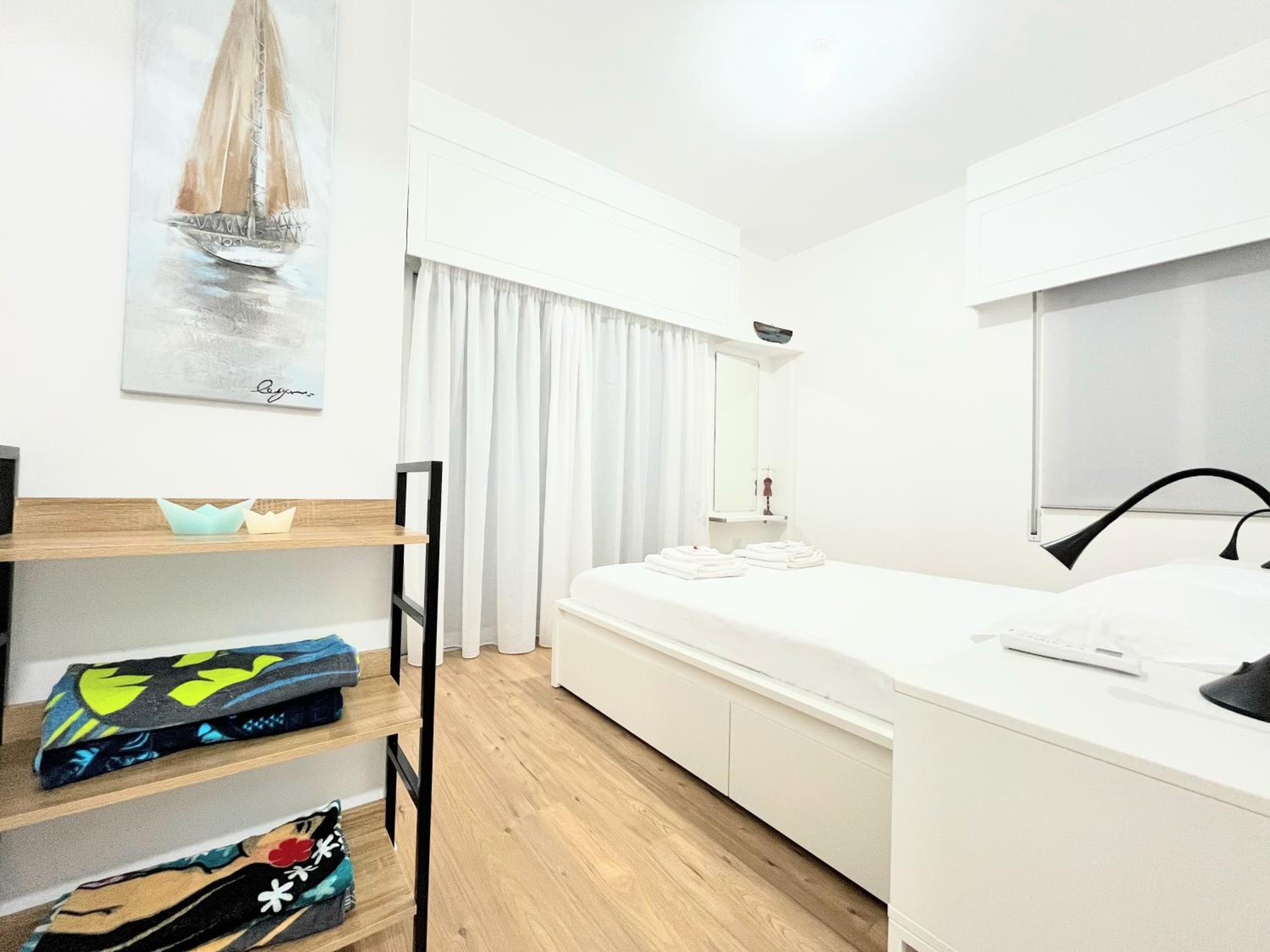 Modern apartment near McKenzie beach