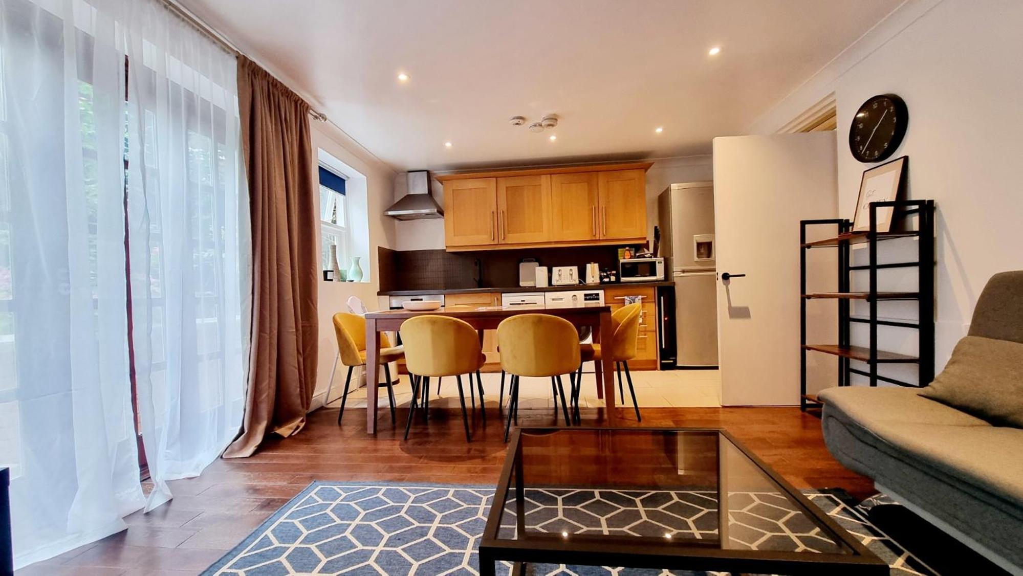 Charming Victorian Property with Aircon in Central London