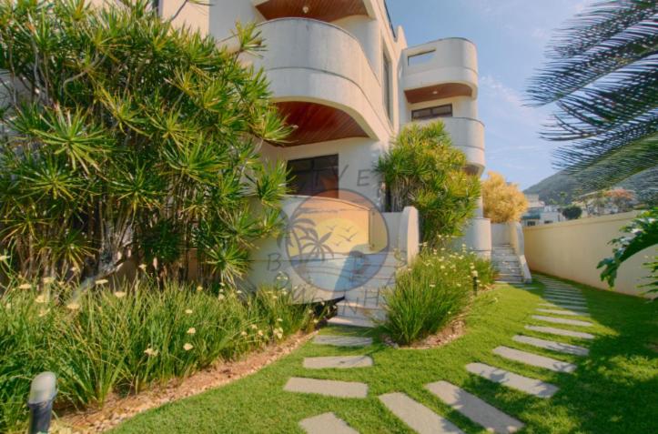 TRIPLEX BEIRA MAR COM PISCINA - 4 DORMITÓRoS