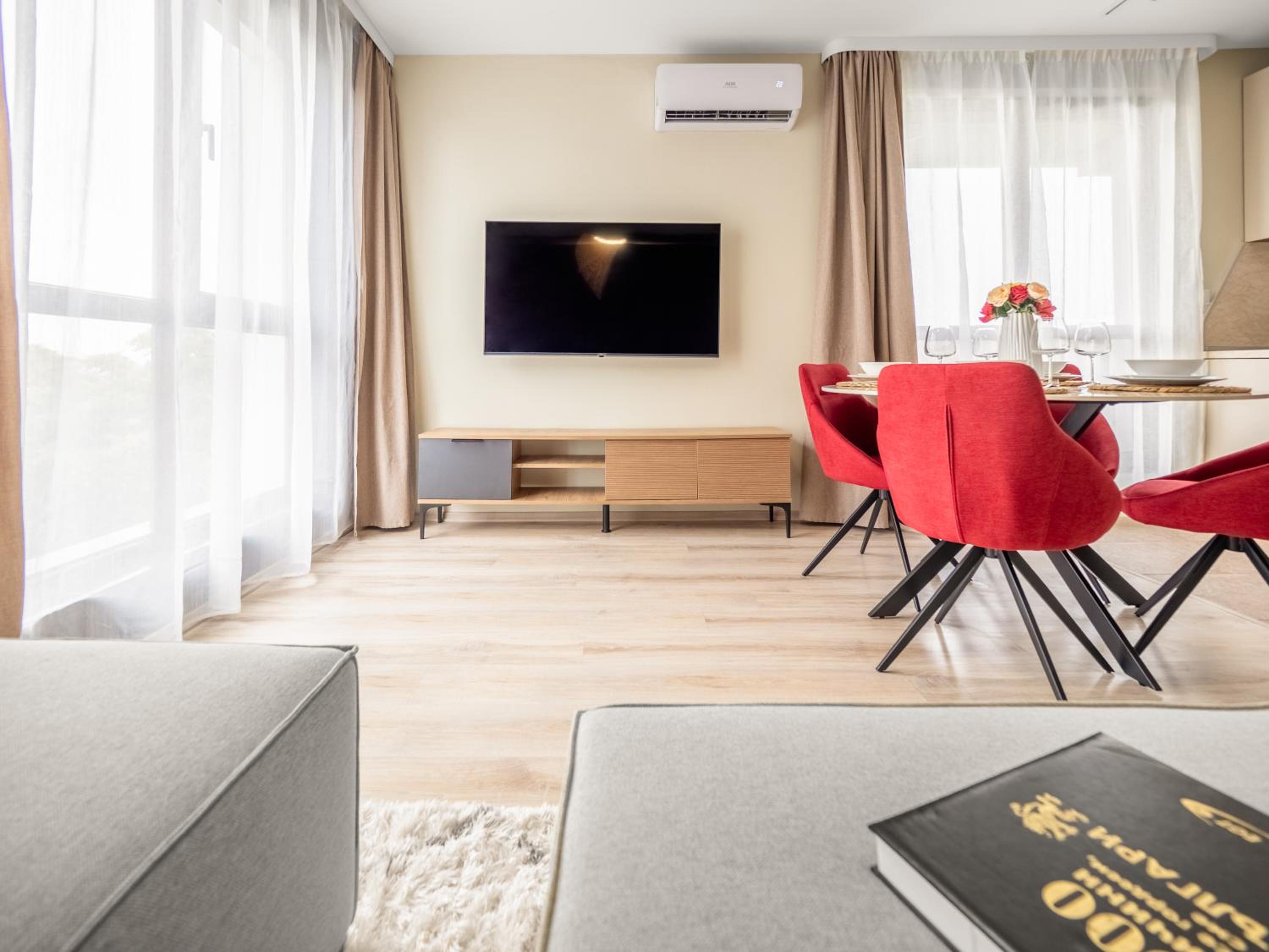 The Boulevard Luxury Apartment 2