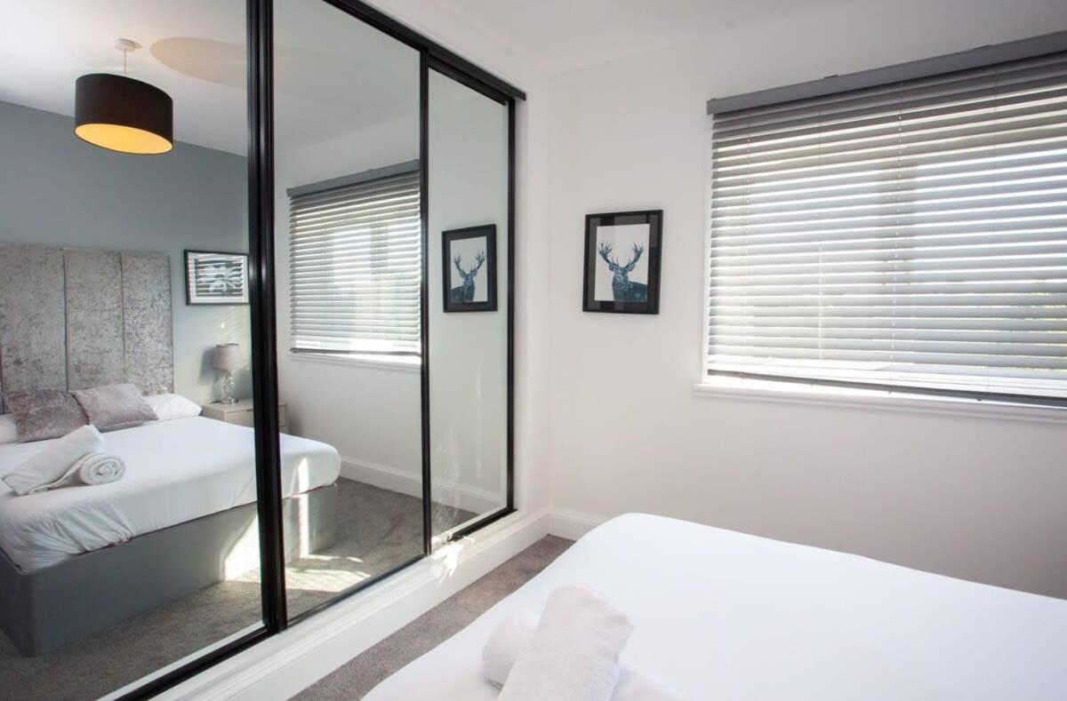 Beautifully Designed Pollok House view 4