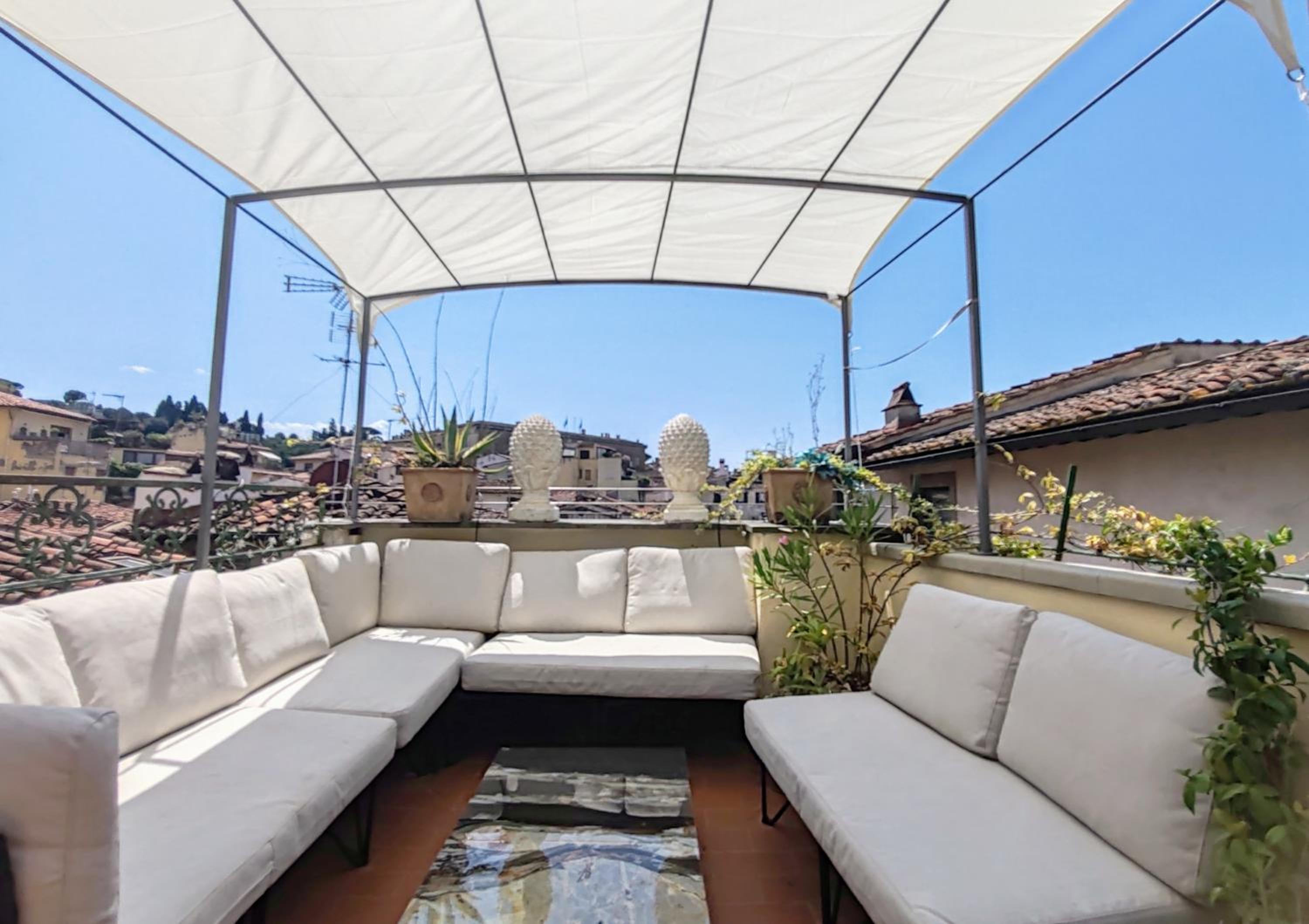 Borgo San Jacopo Penthouse by 360Rentals