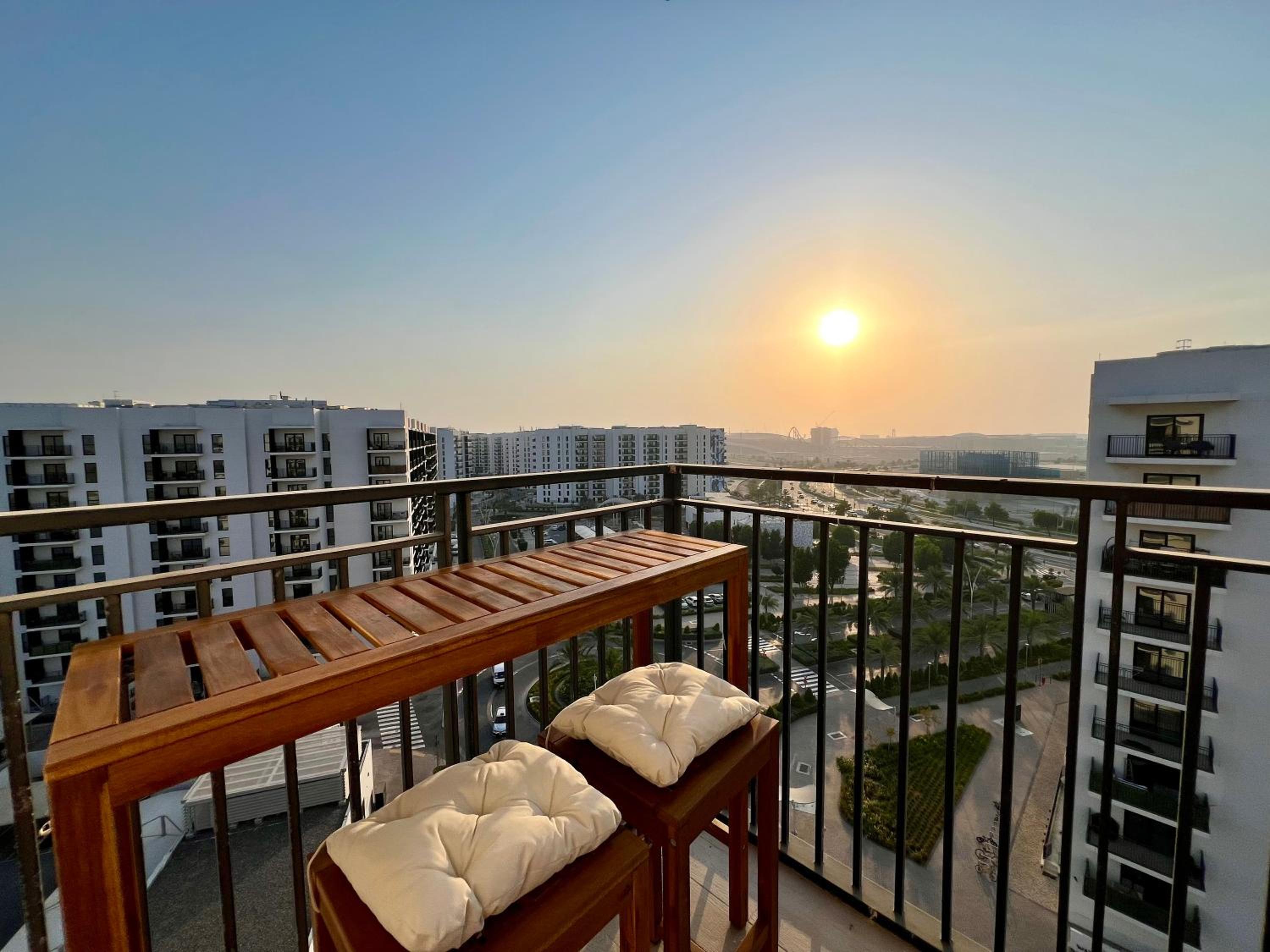 Maison Privee - Charming Retreat with Panoramic Views on Yas Island