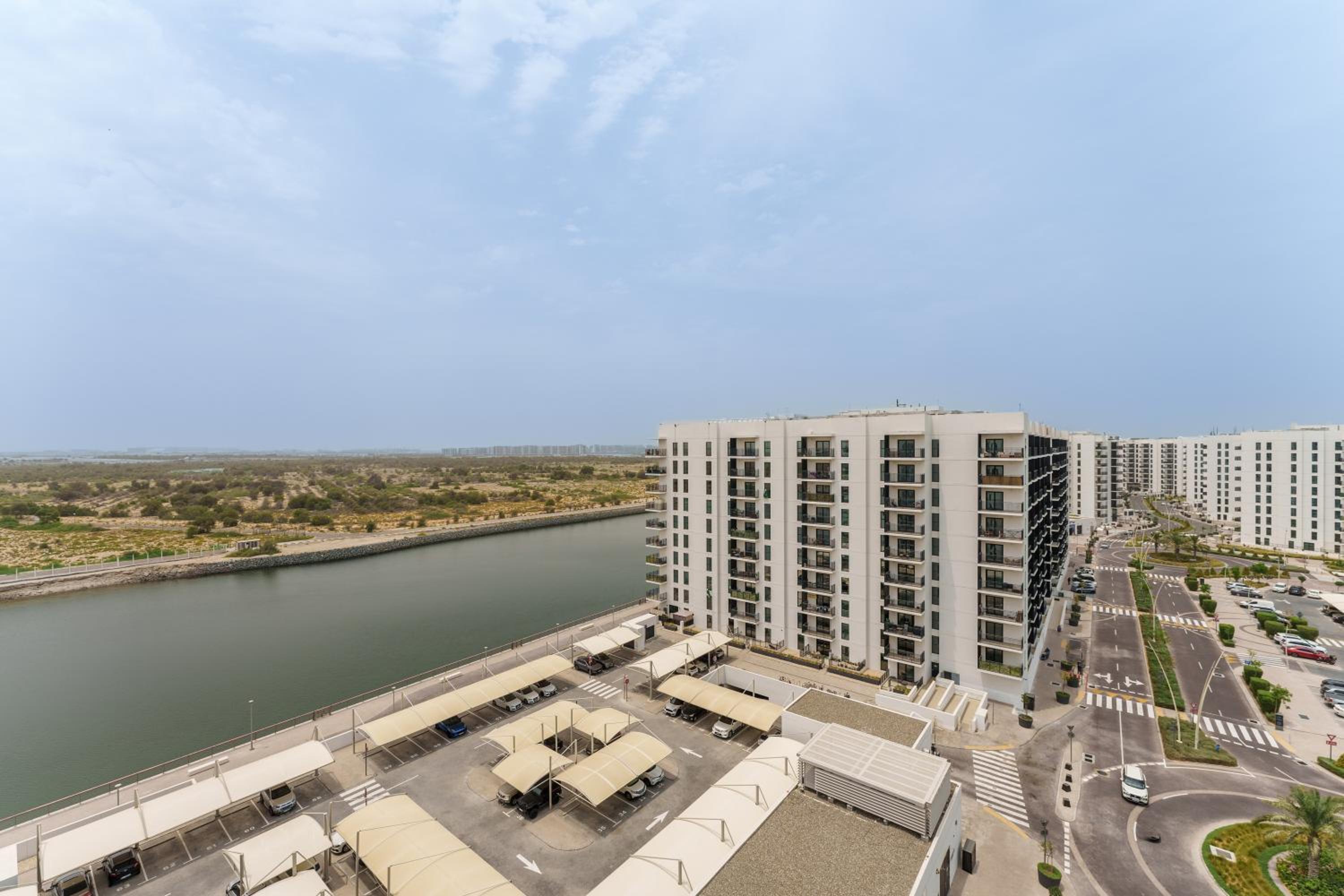 Maison Privee - Charming Retreat with Panoramic Views on Yas Island