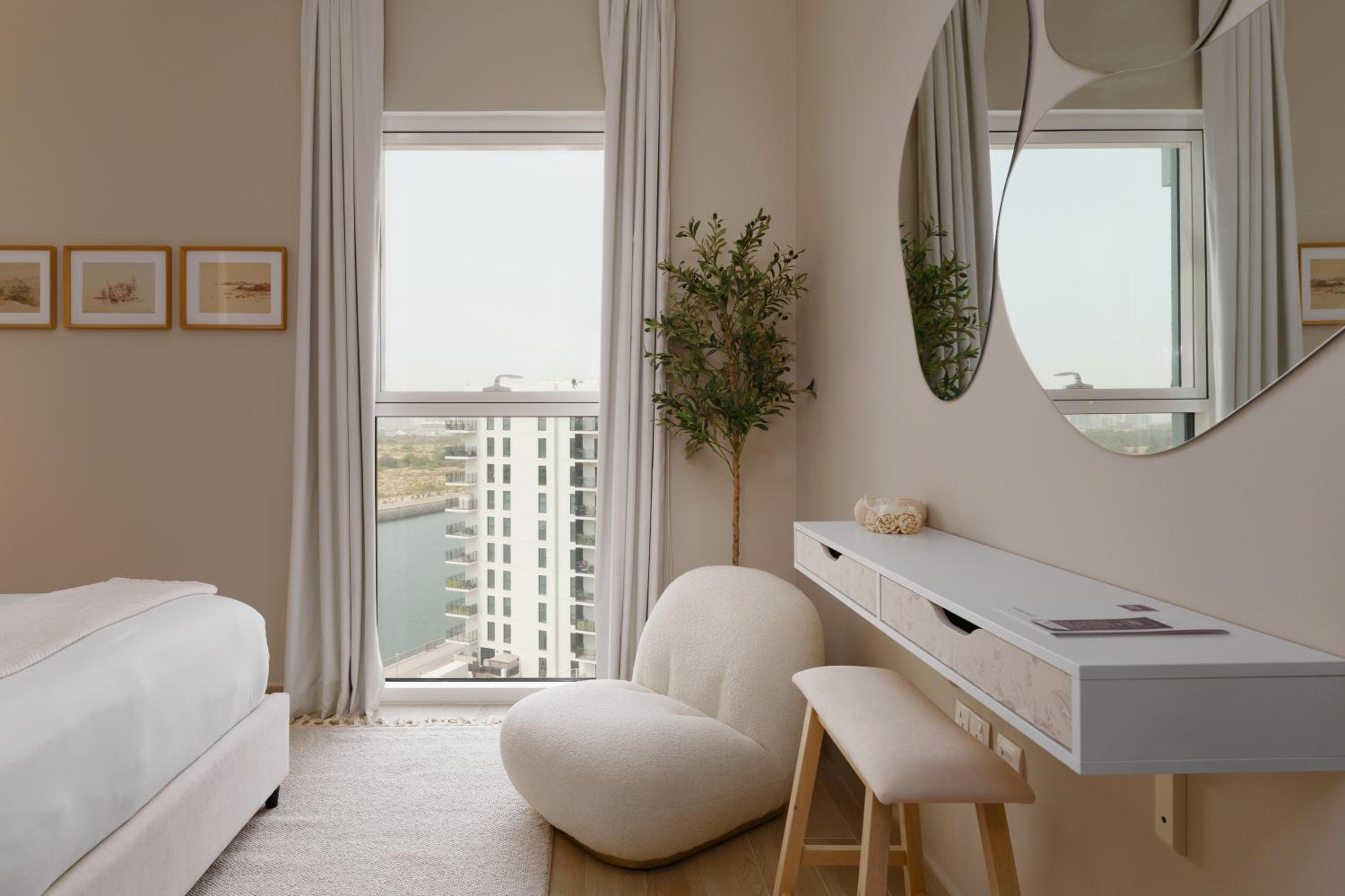 Maison Privee - Charming Retreat with Panoramic Views on Yas Island
