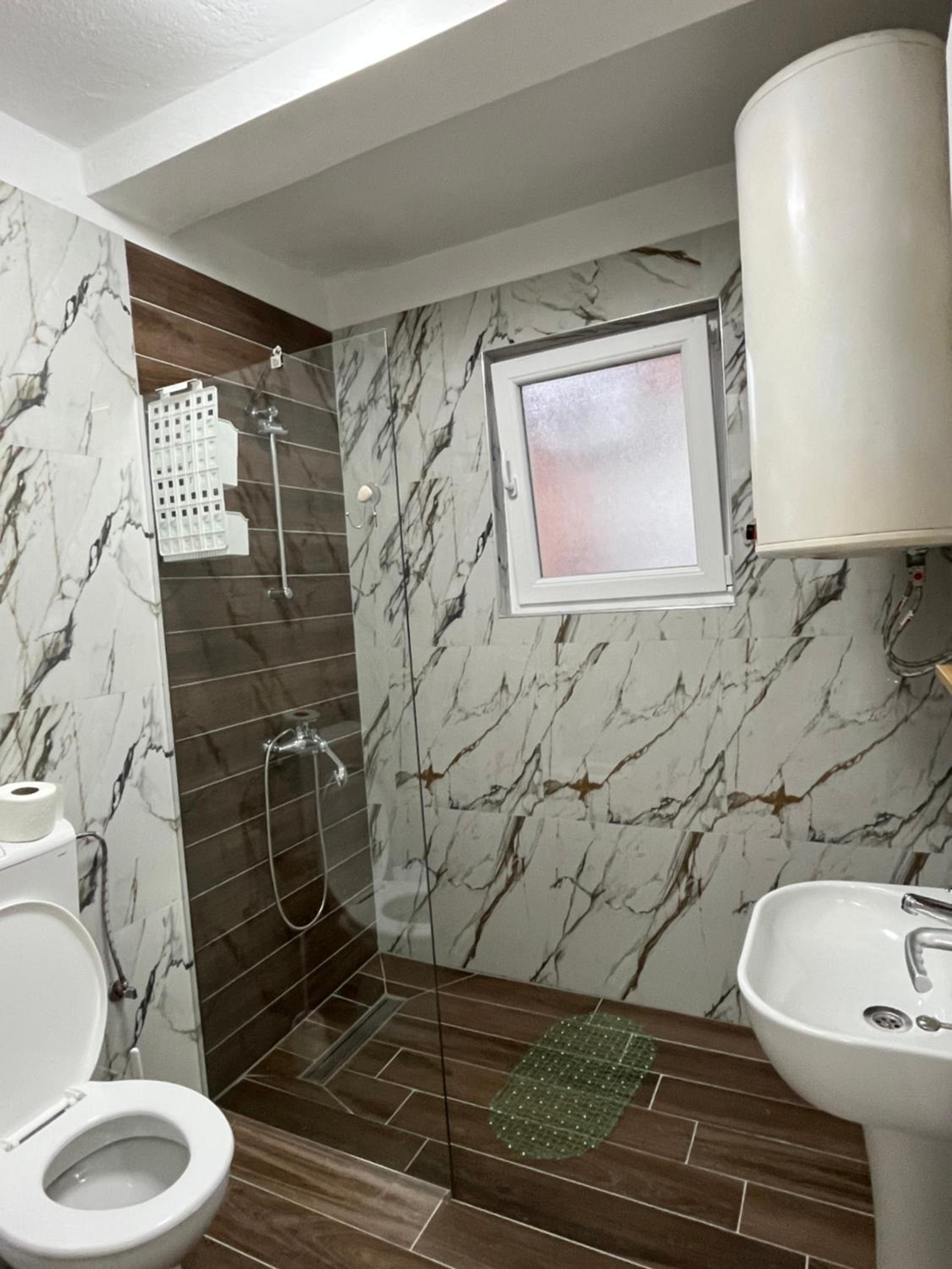 Lotos Apartments