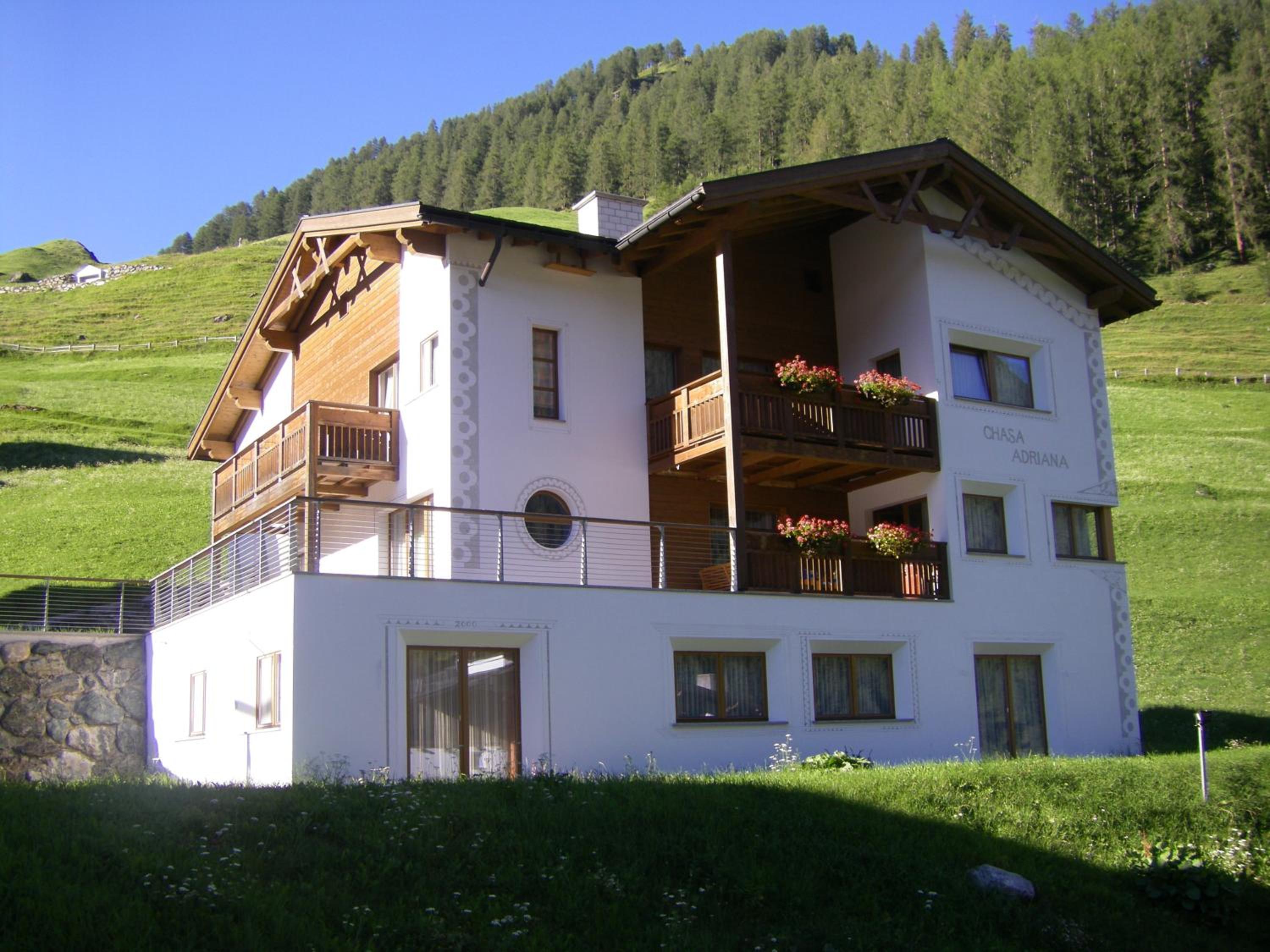 Chasa Adriana view 3
