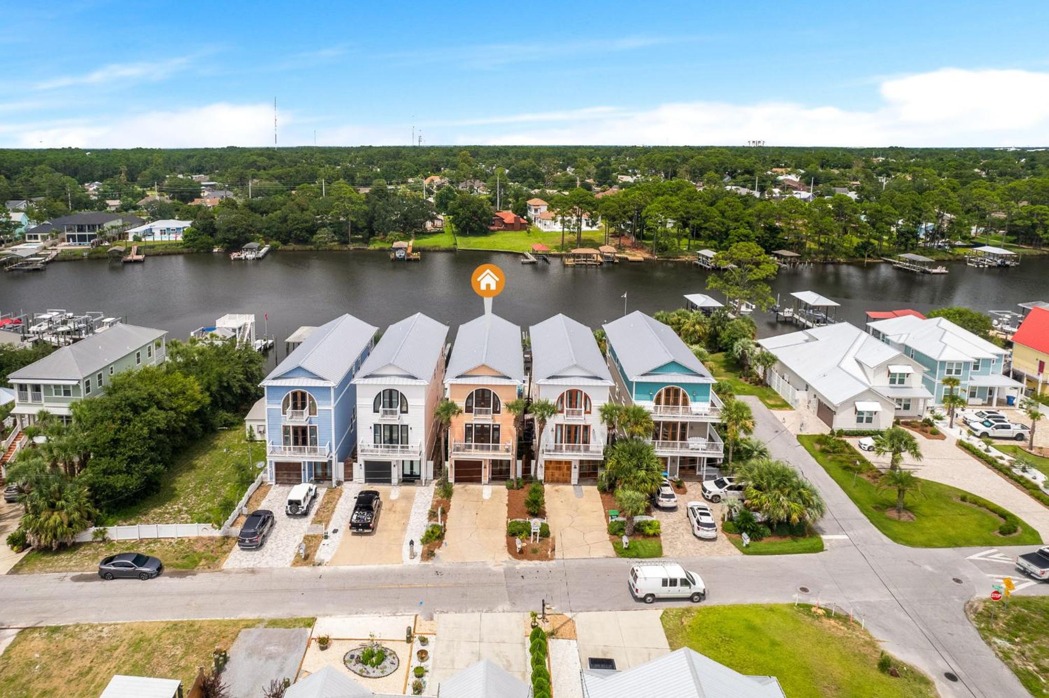 Beach Bay Getaway! Bayfront 4BR 4BA House Sleeps 12 Private pool Boat dock