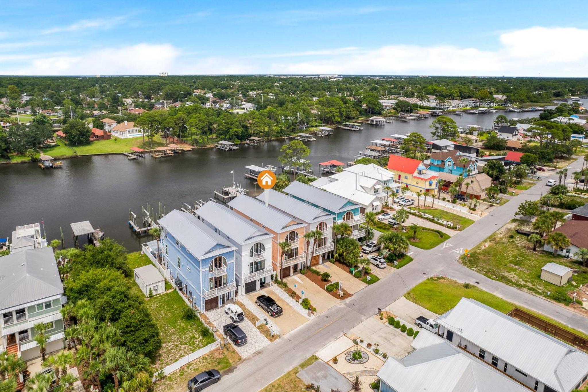 Beach Bay Getaway! Bayfront 4BR 4BA House Sleeps 12 Private pool Boat dock