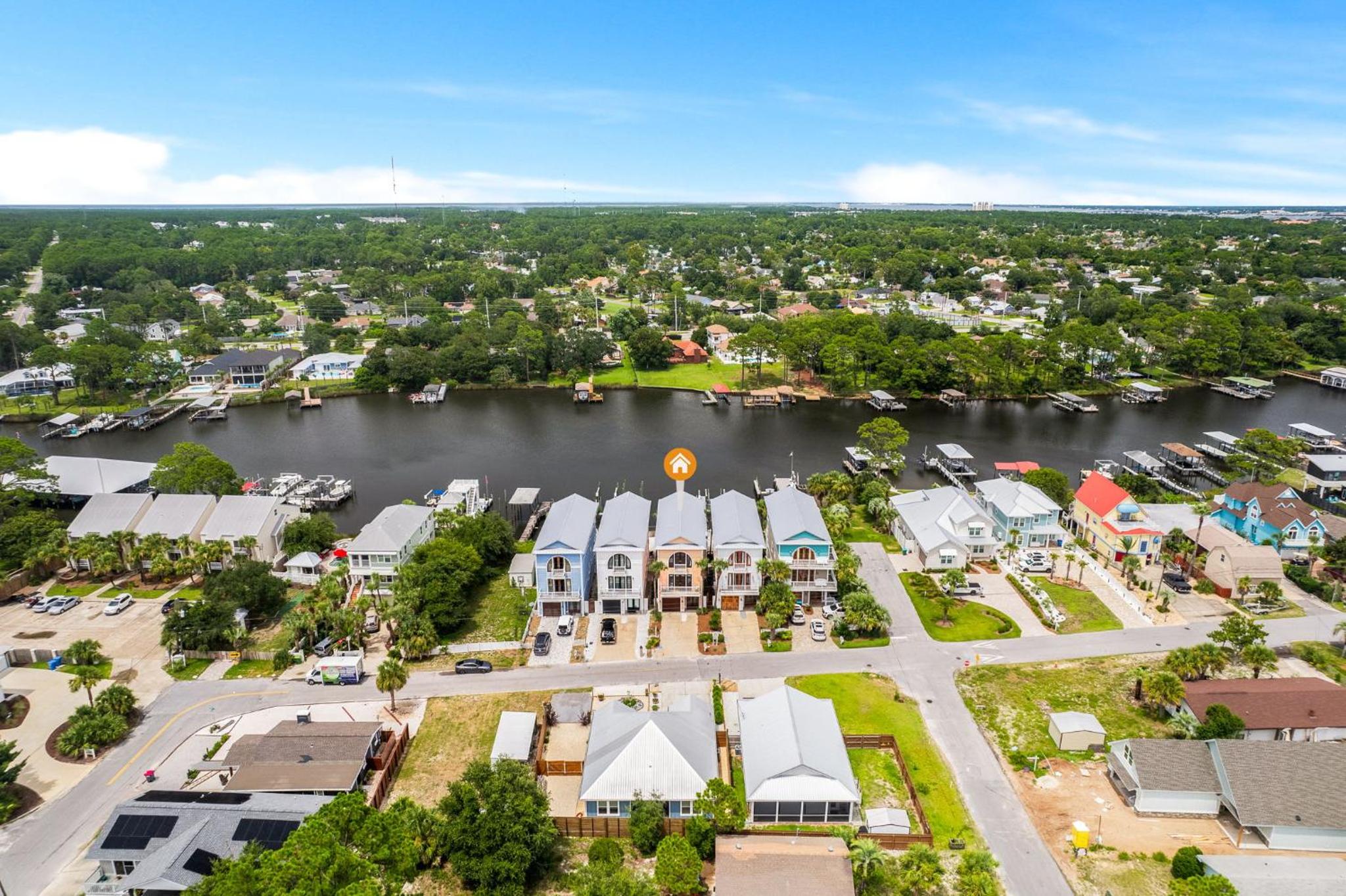 Beach Bay Getaway! Bayfront 4BR 4BA House Sleeps 12 Private pool Boat dock