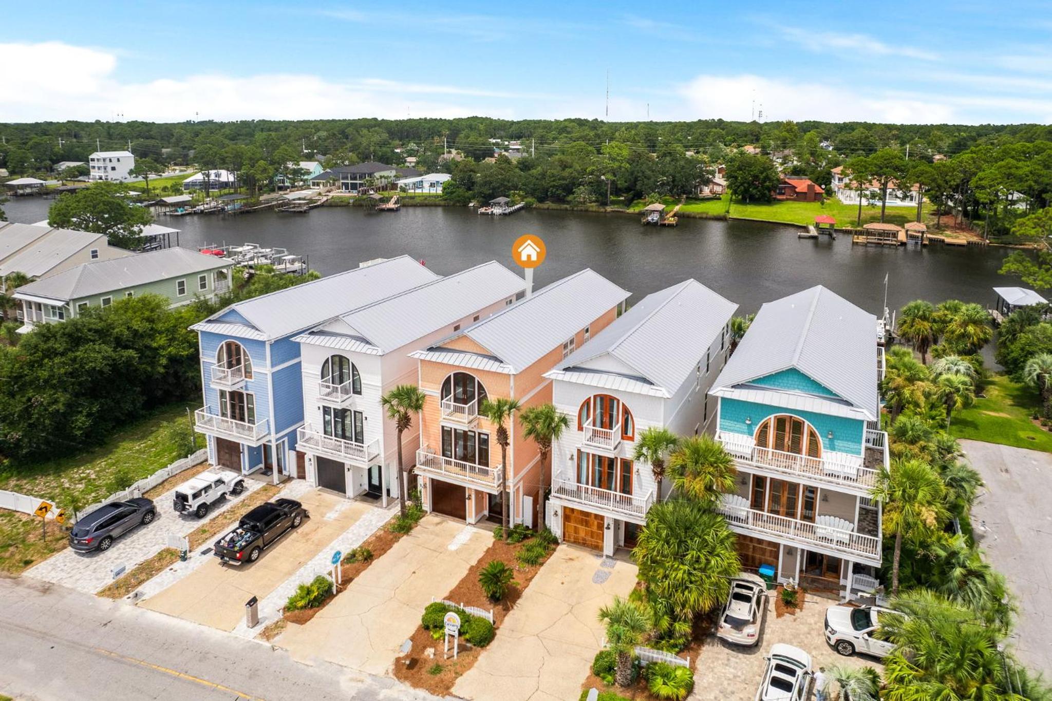 Beach Bay Getaway! Bayfront 4BR 4BA House Sleeps 12 Private pool Boat dock