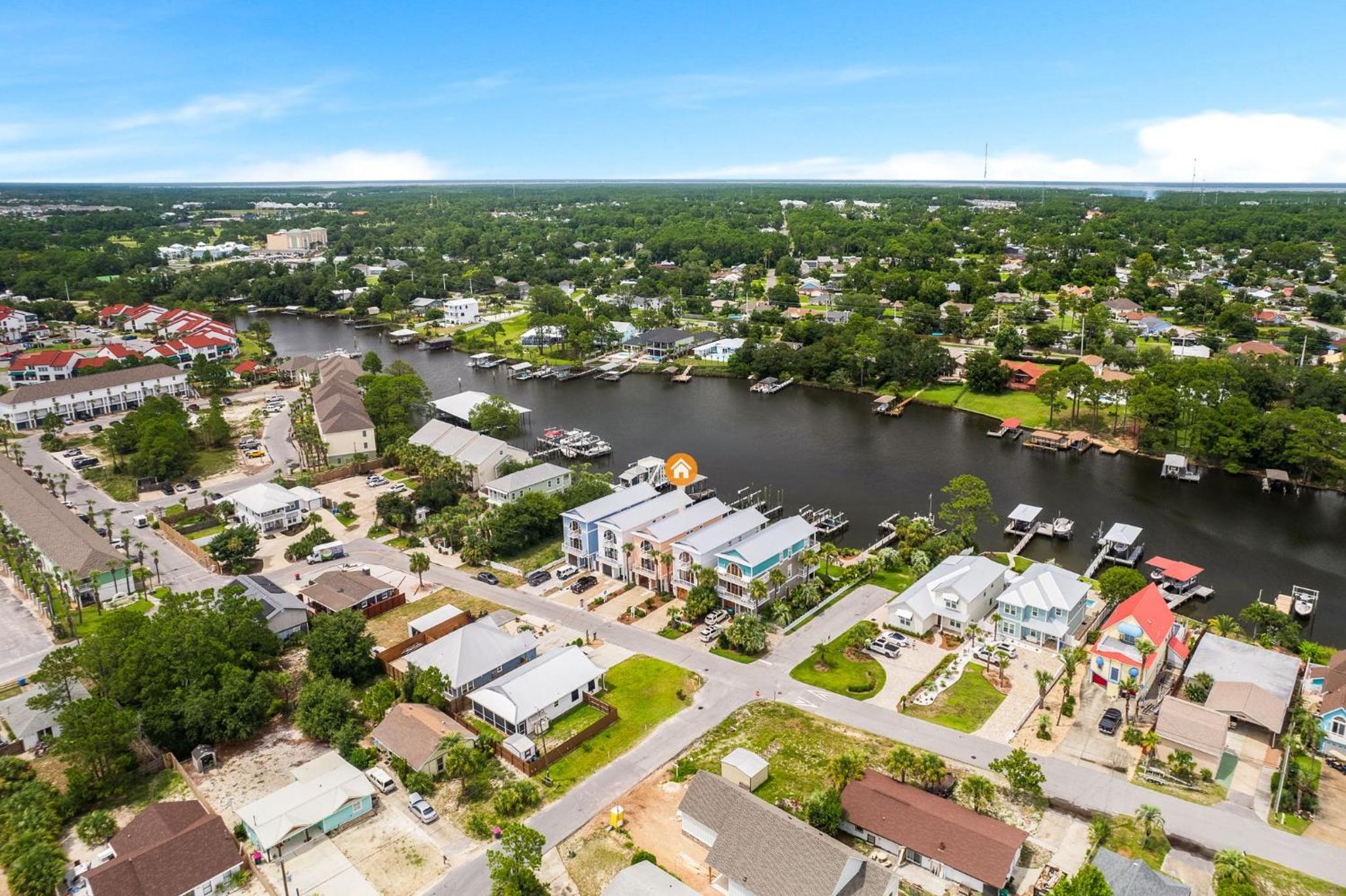 Beach Bay Getaway! Bayfront 4BR 4BA House Sleeps 12 Private pool Boat dock