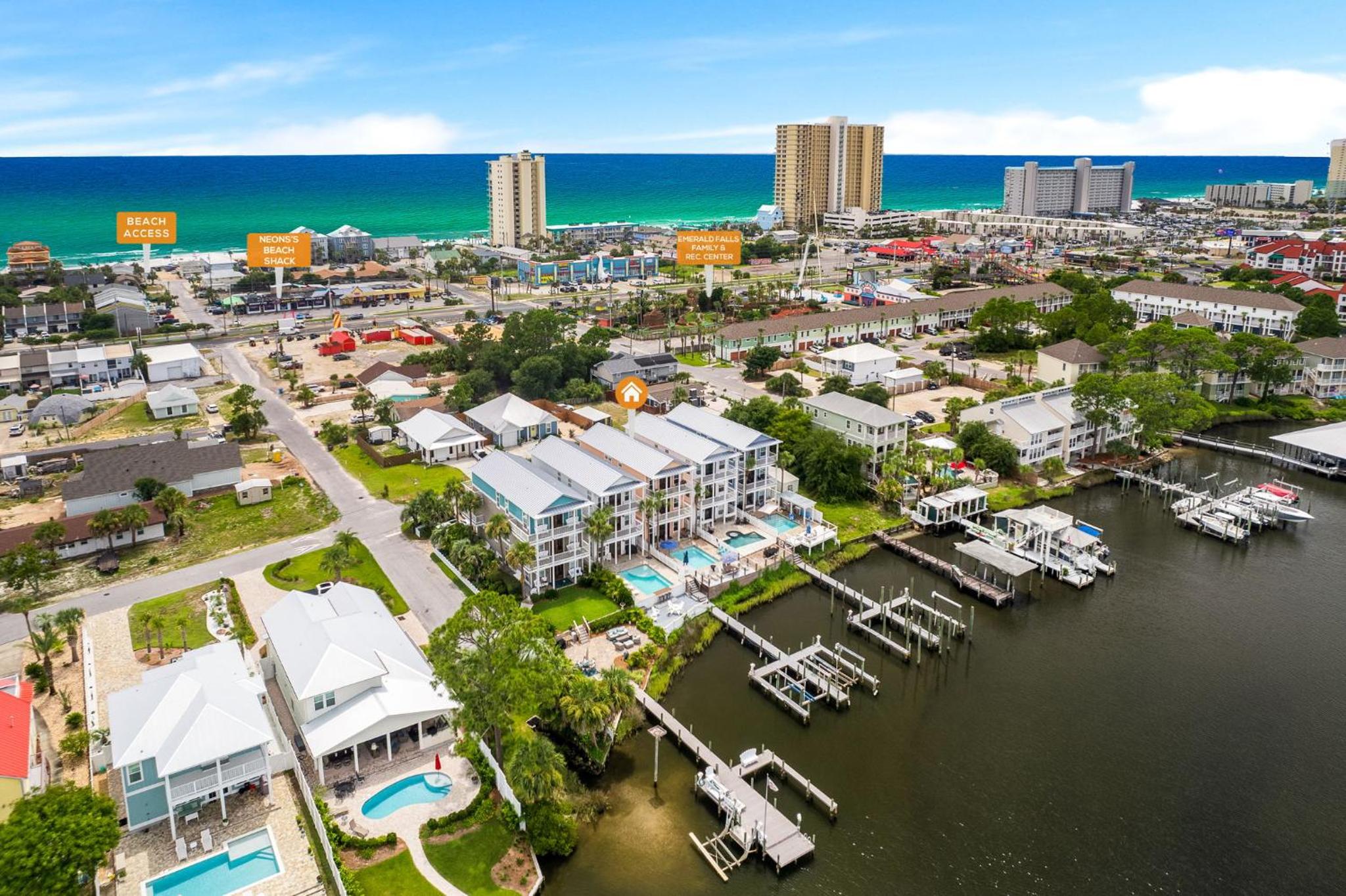 Beach Bay Getaway! Bayfront 4BR 4BA House Sleeps 12 Private pool Boat dock