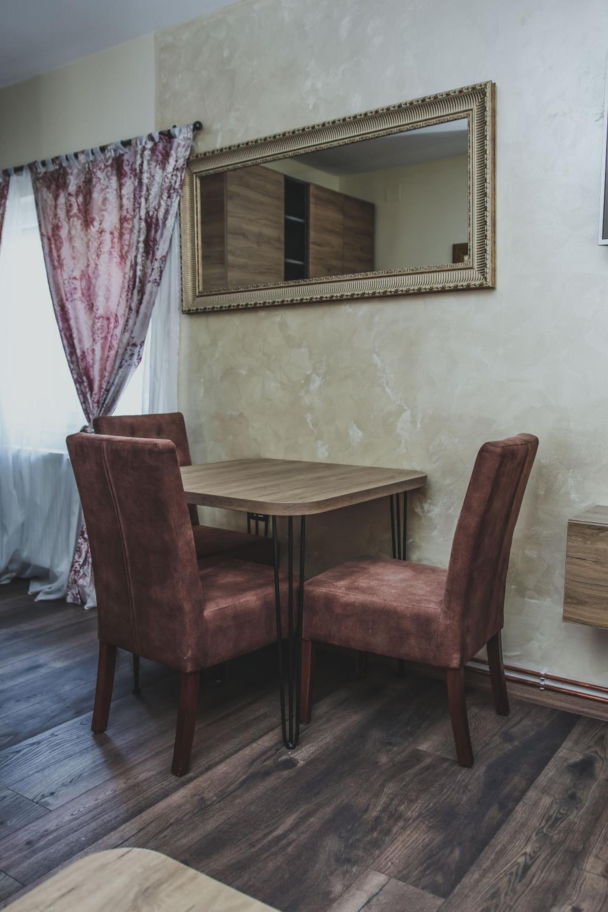 PLEASURE APARTMENTS