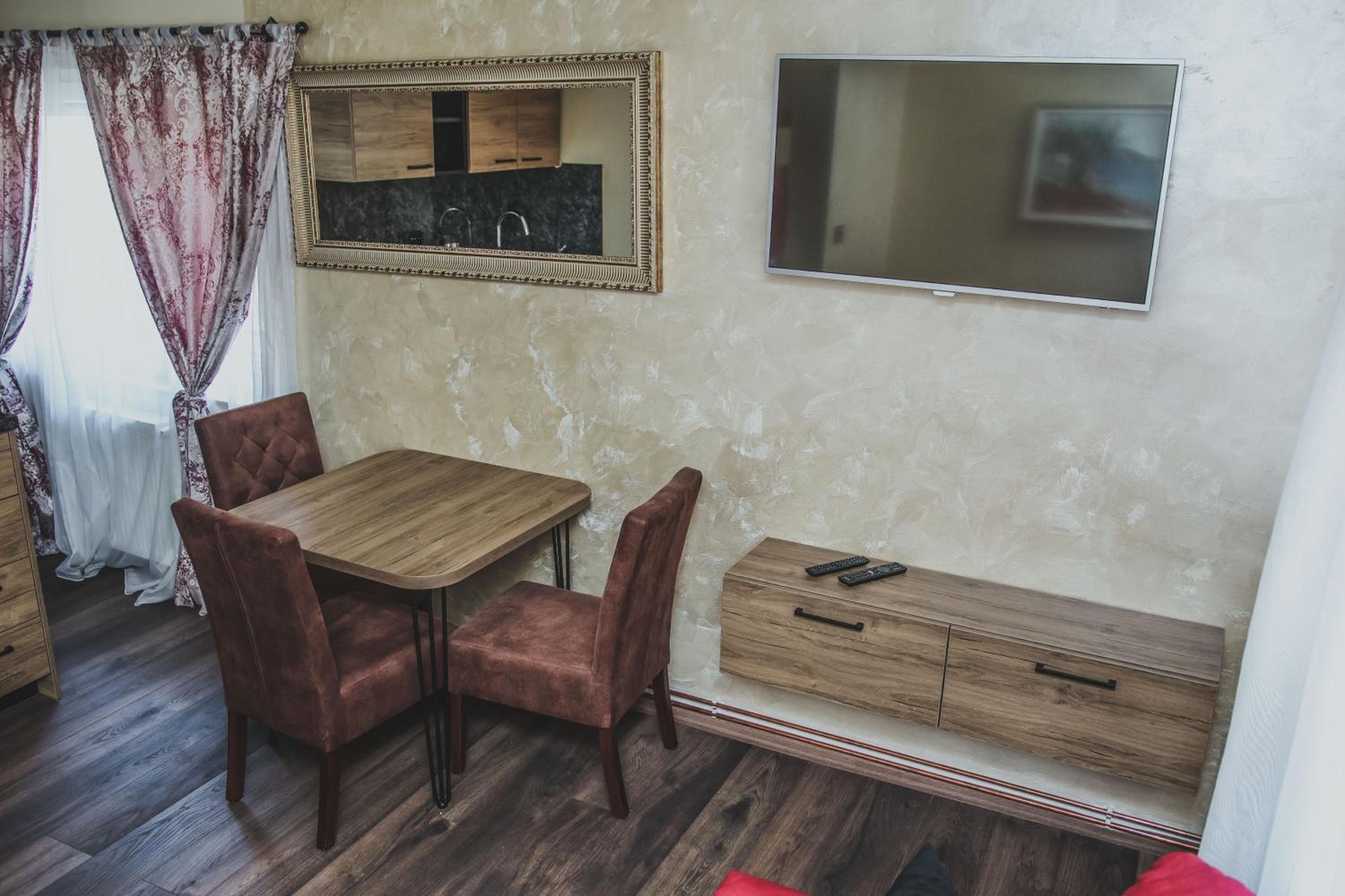 PLEASURE APARTMENTS