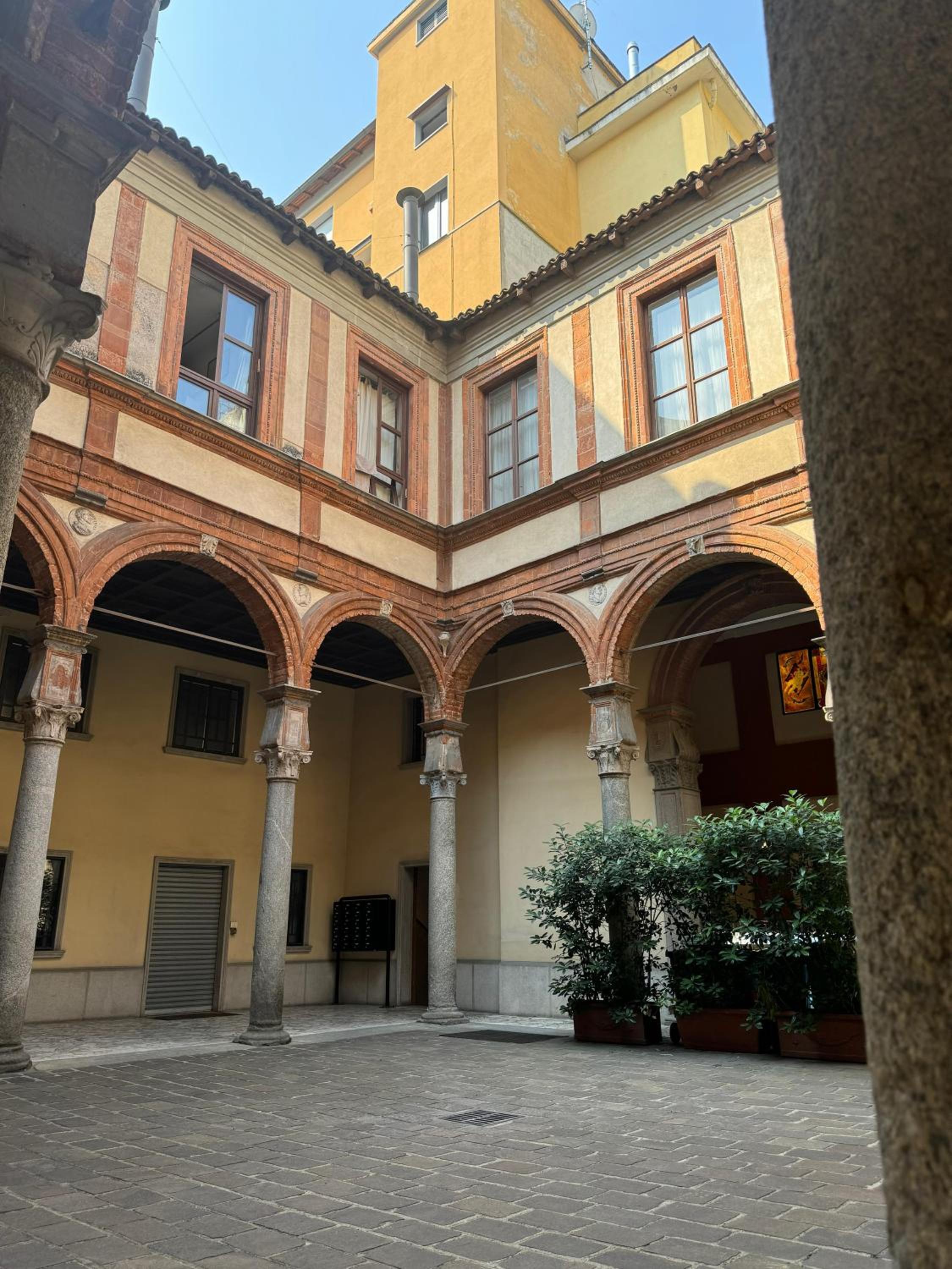 Intrho Duomo Modern Apartment with Hammam