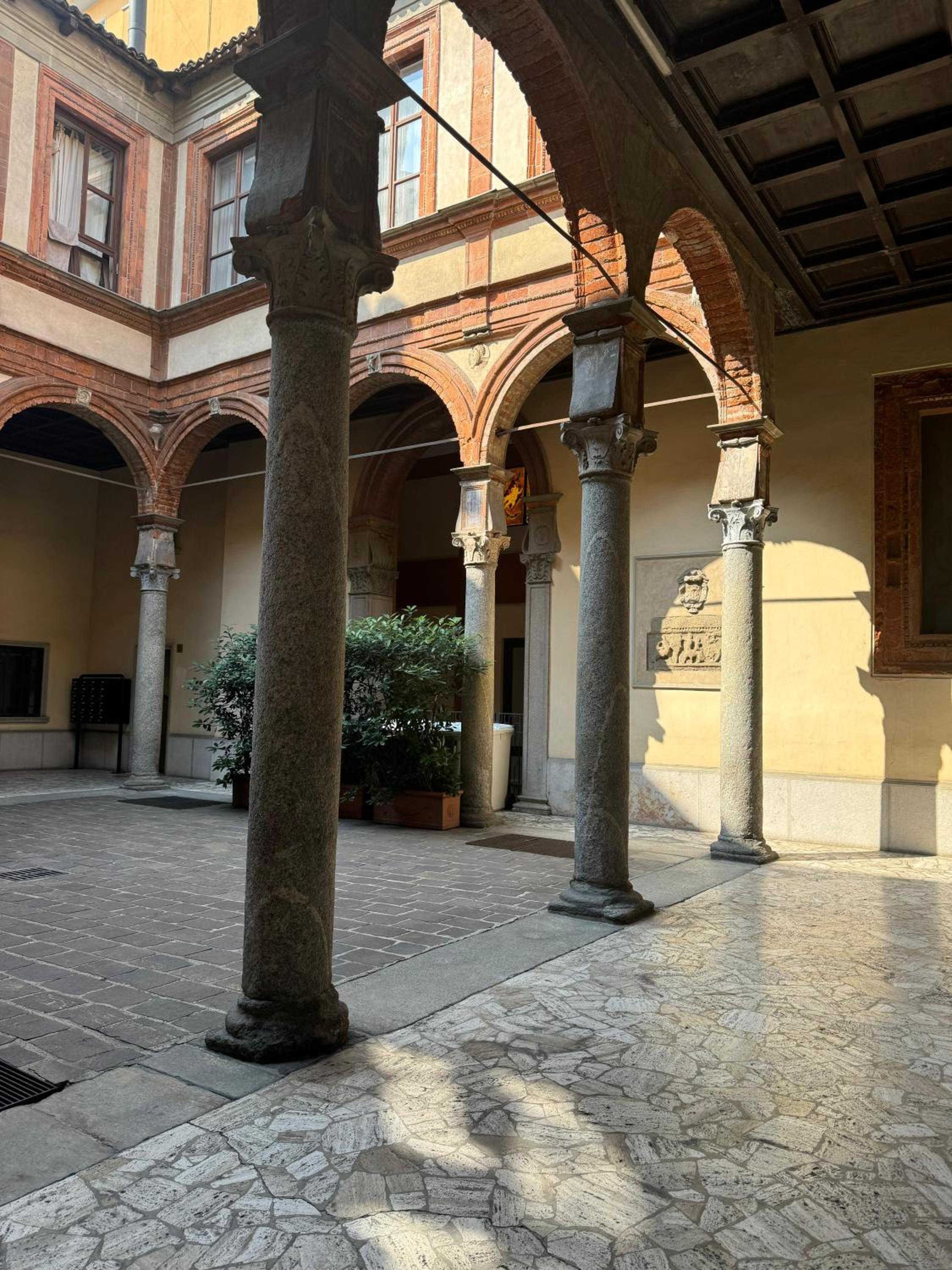 Intrho Duomo Modern Apartment with Hammam