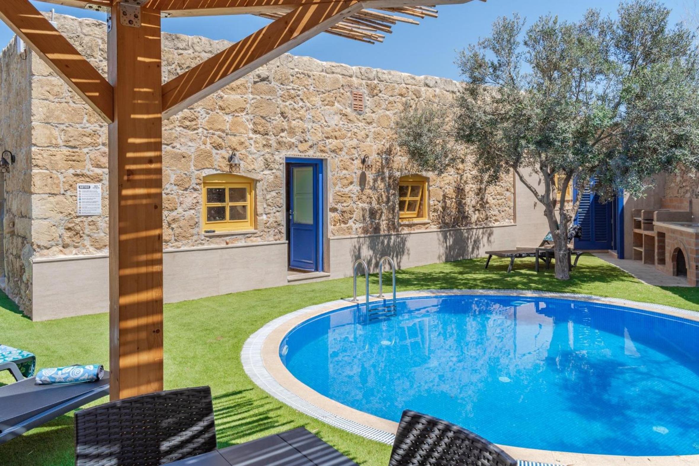 Villa Oliva Sleeps 8 with Gym view 2