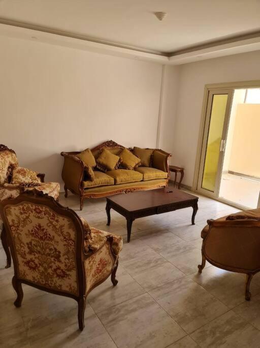 Lovely 3-Bedroom Apartment Maadi