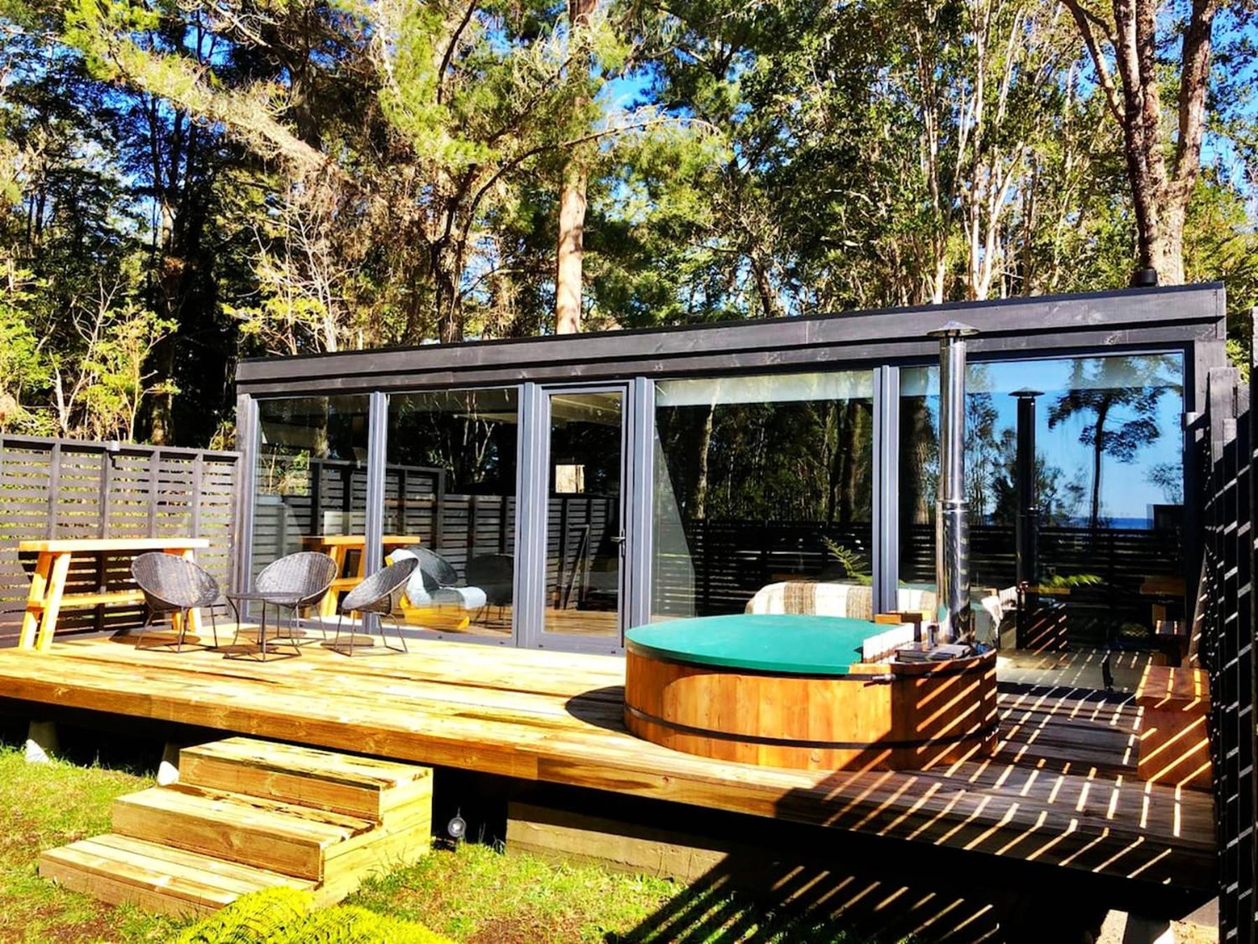 Cabin with Hot Tub 1