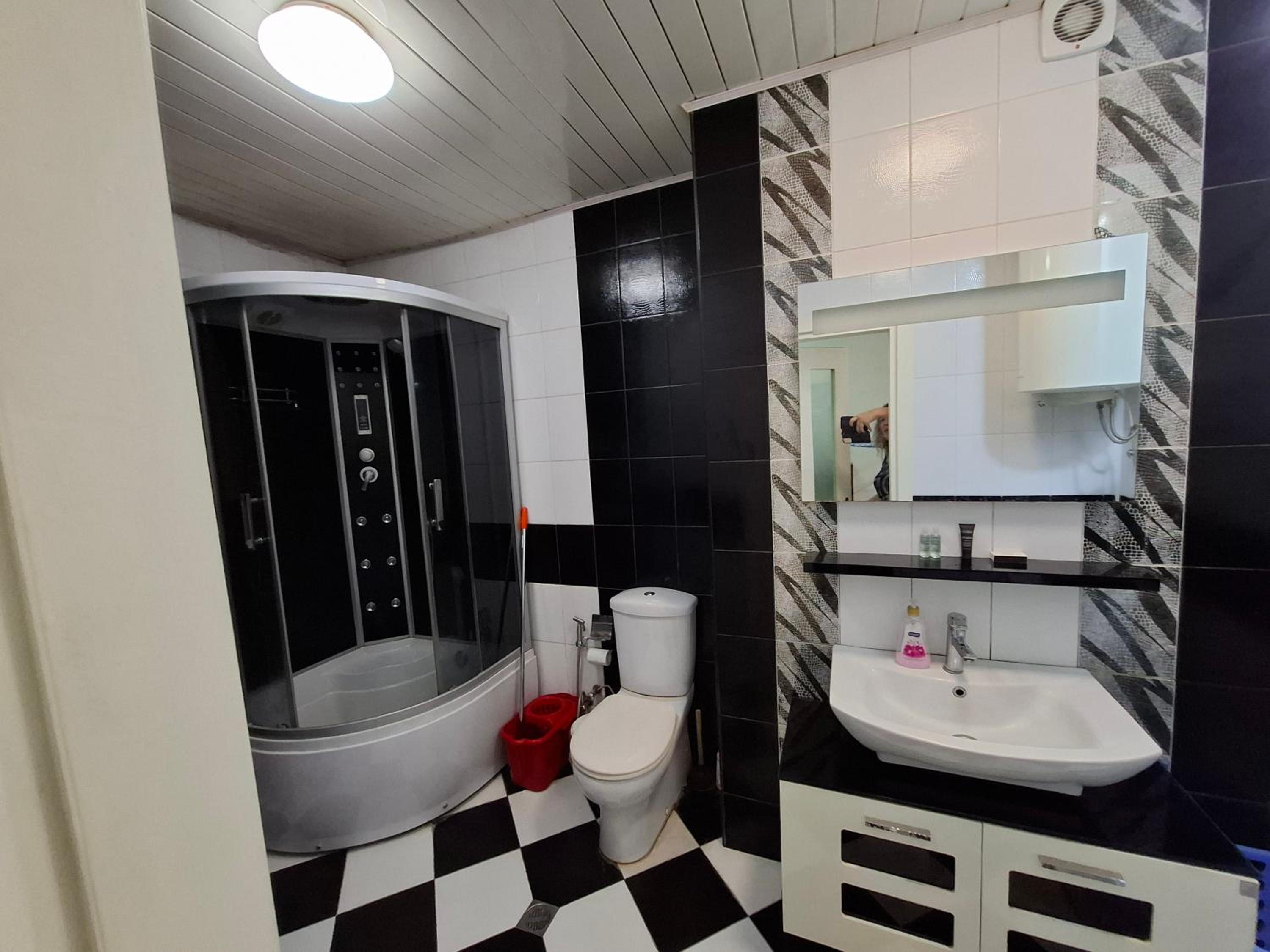 Apartment for rent for up to 8 person in Batumi Center view 4