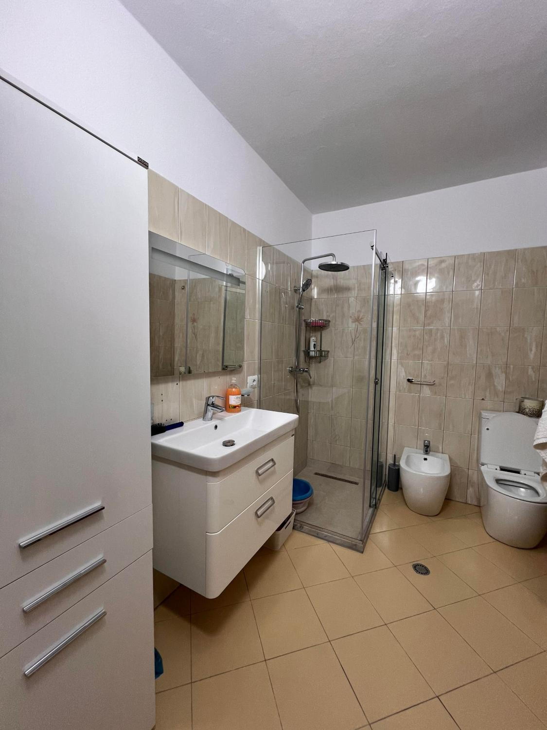 Lored Apartment Durres