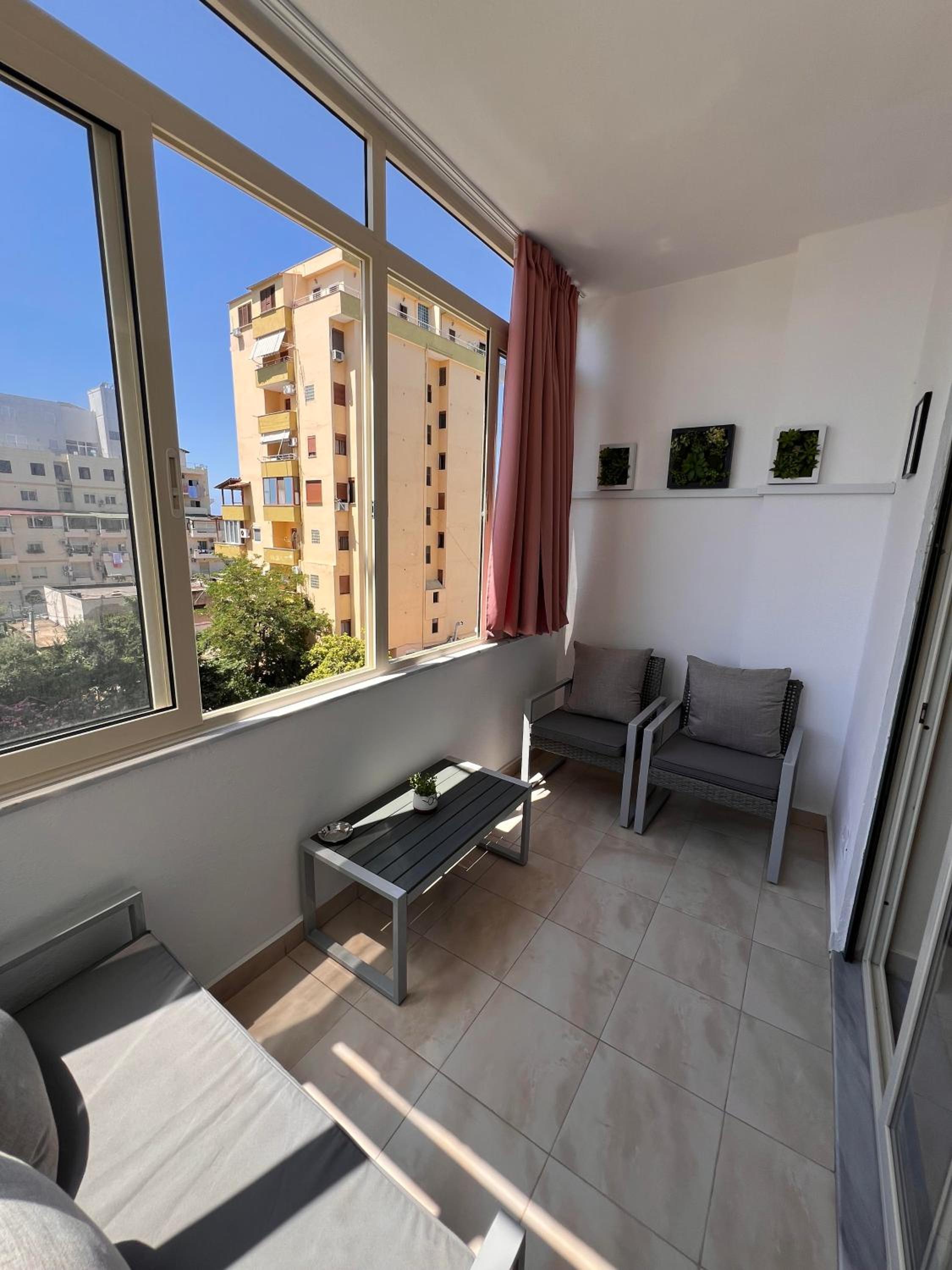 Lored Apartment Durres