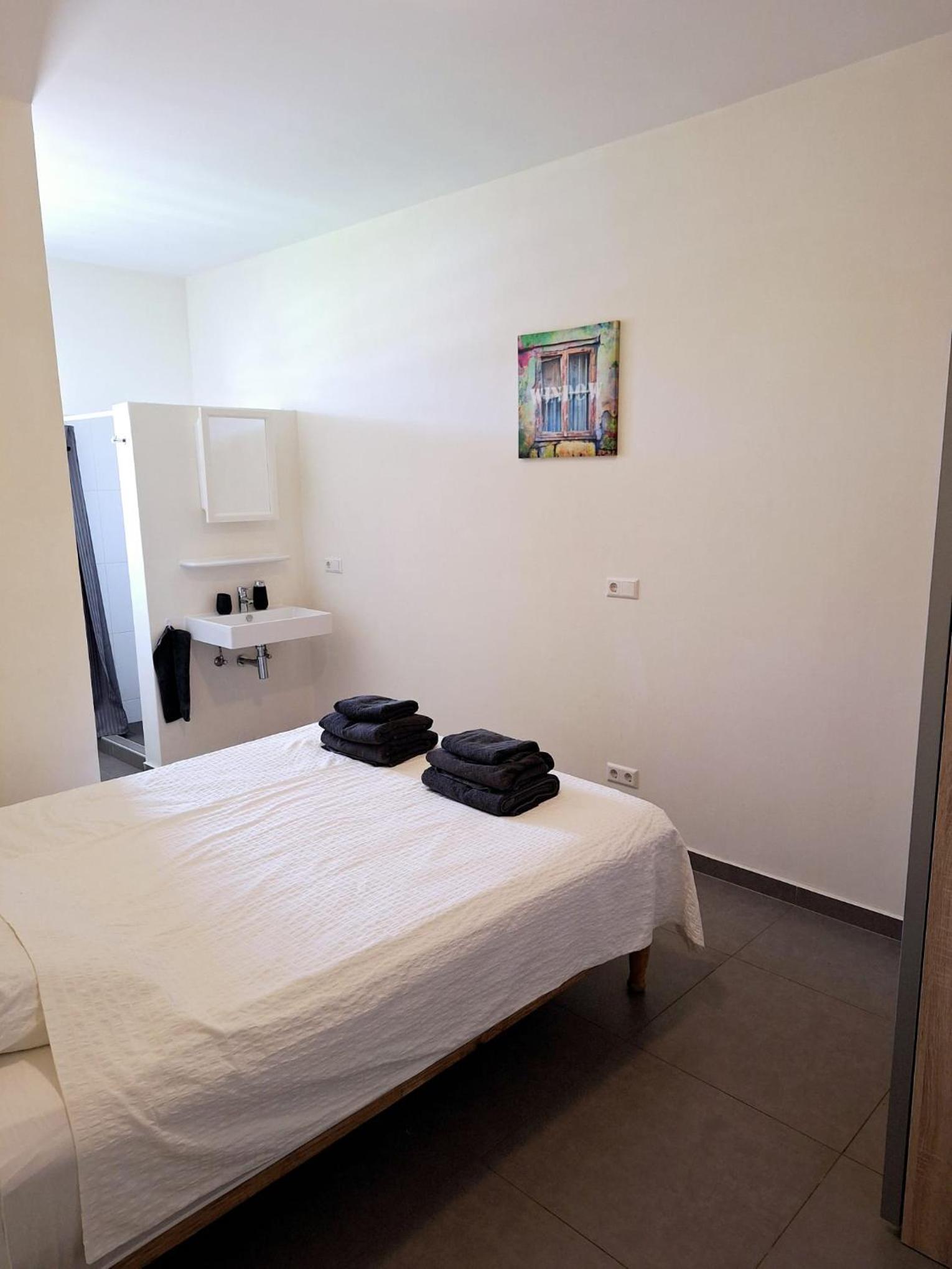 CocoCasa 22 Stylish Luxury Apartment with Pool near Jan Thiel Beach