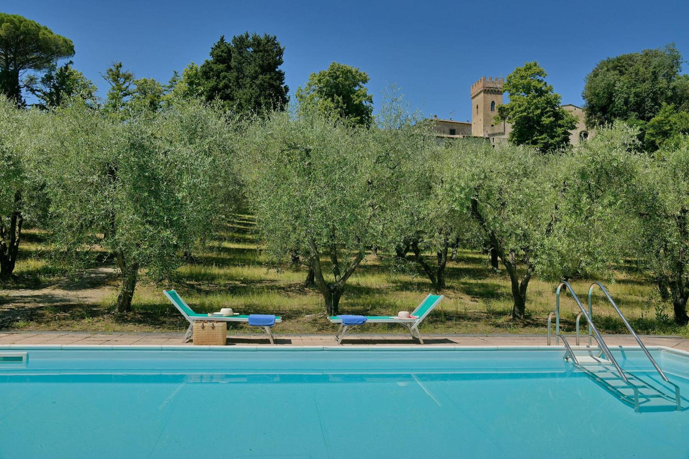 Torre Di Montelopio by Salogi Villas view 3