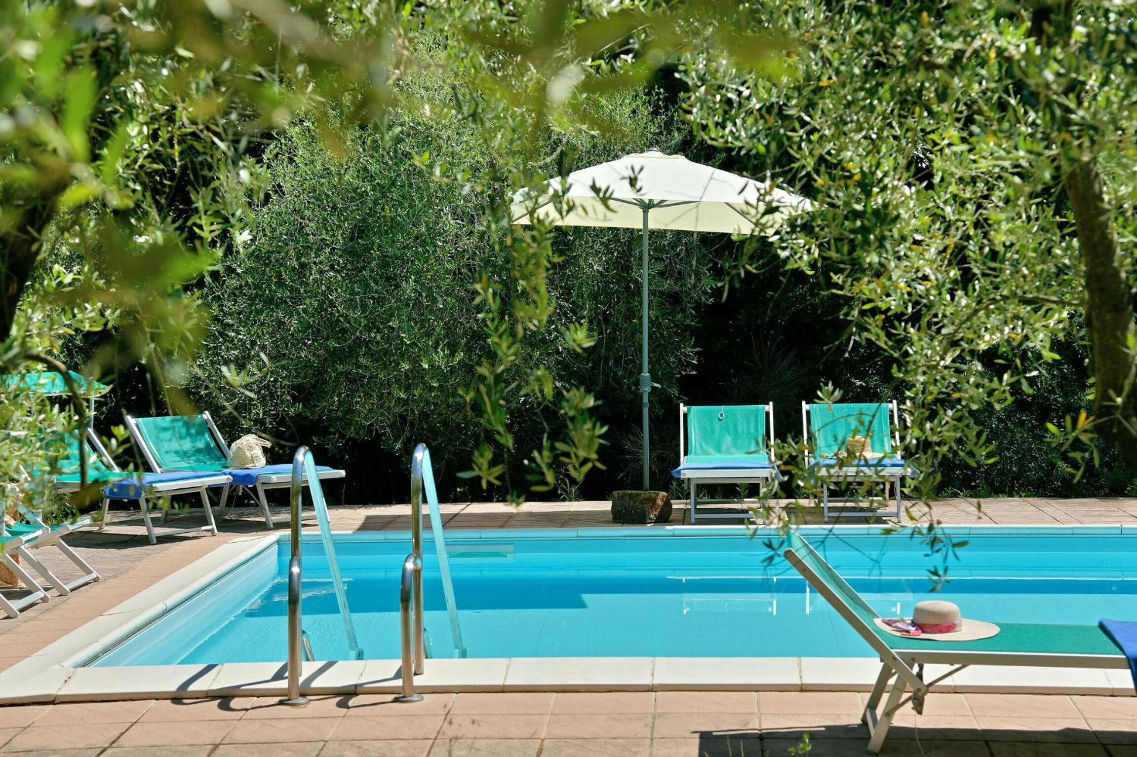 Torre Di Montelopio by Salogi Villas view 5