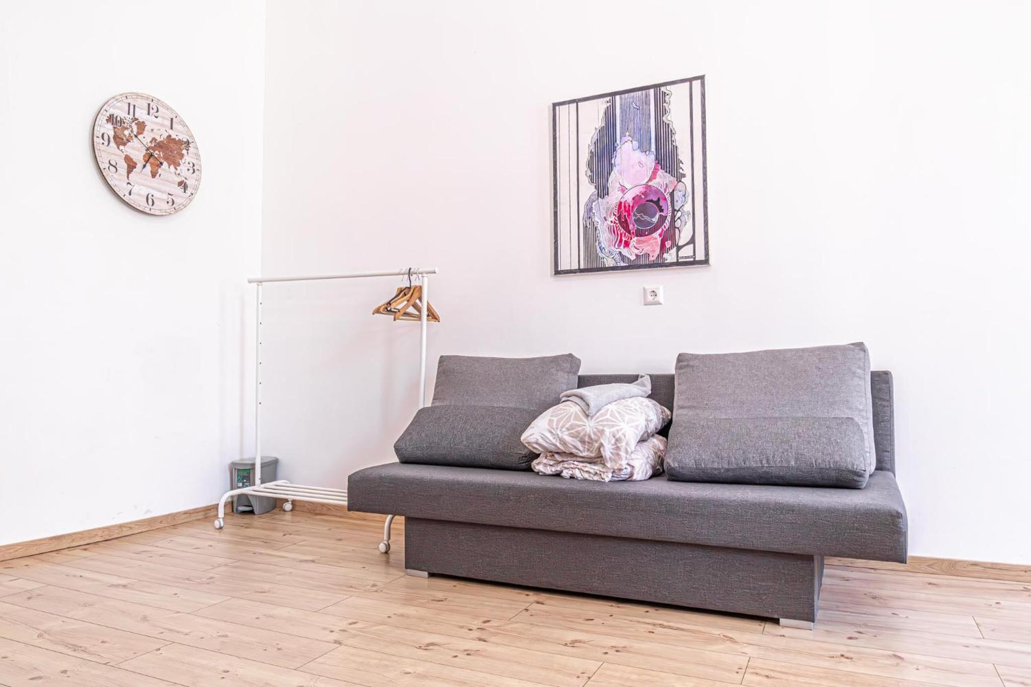 6 min to Amusement Park - Economy Rooms in Shared Apartment
