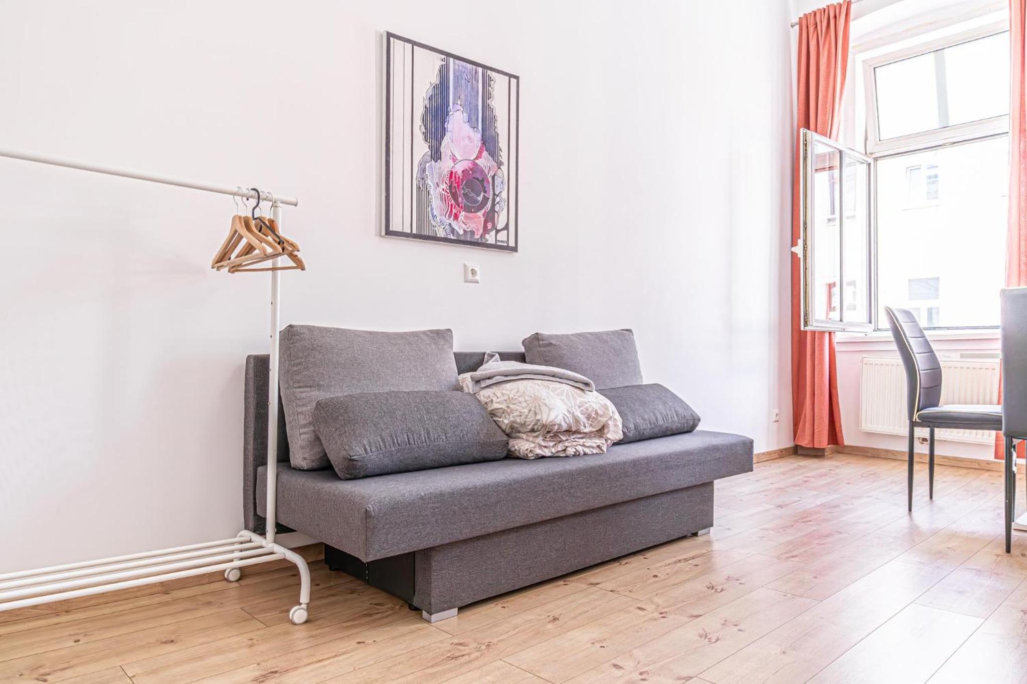 6 min to Amusement Park - Economy Rooms in Shared Apartment
