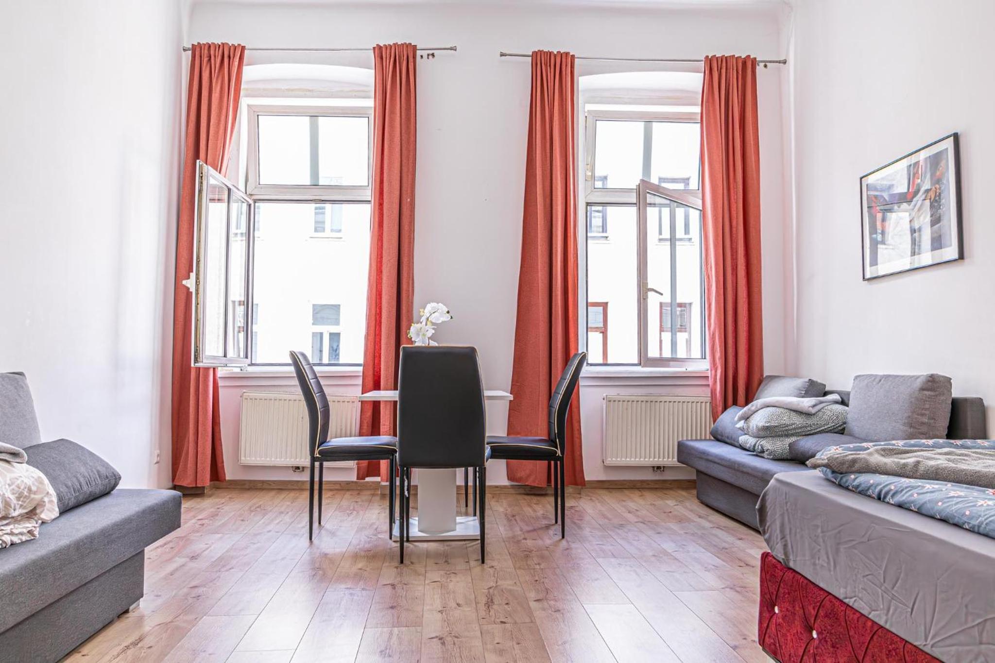 6 min to Amusement Park - Economy Rooms in Shared Apartment