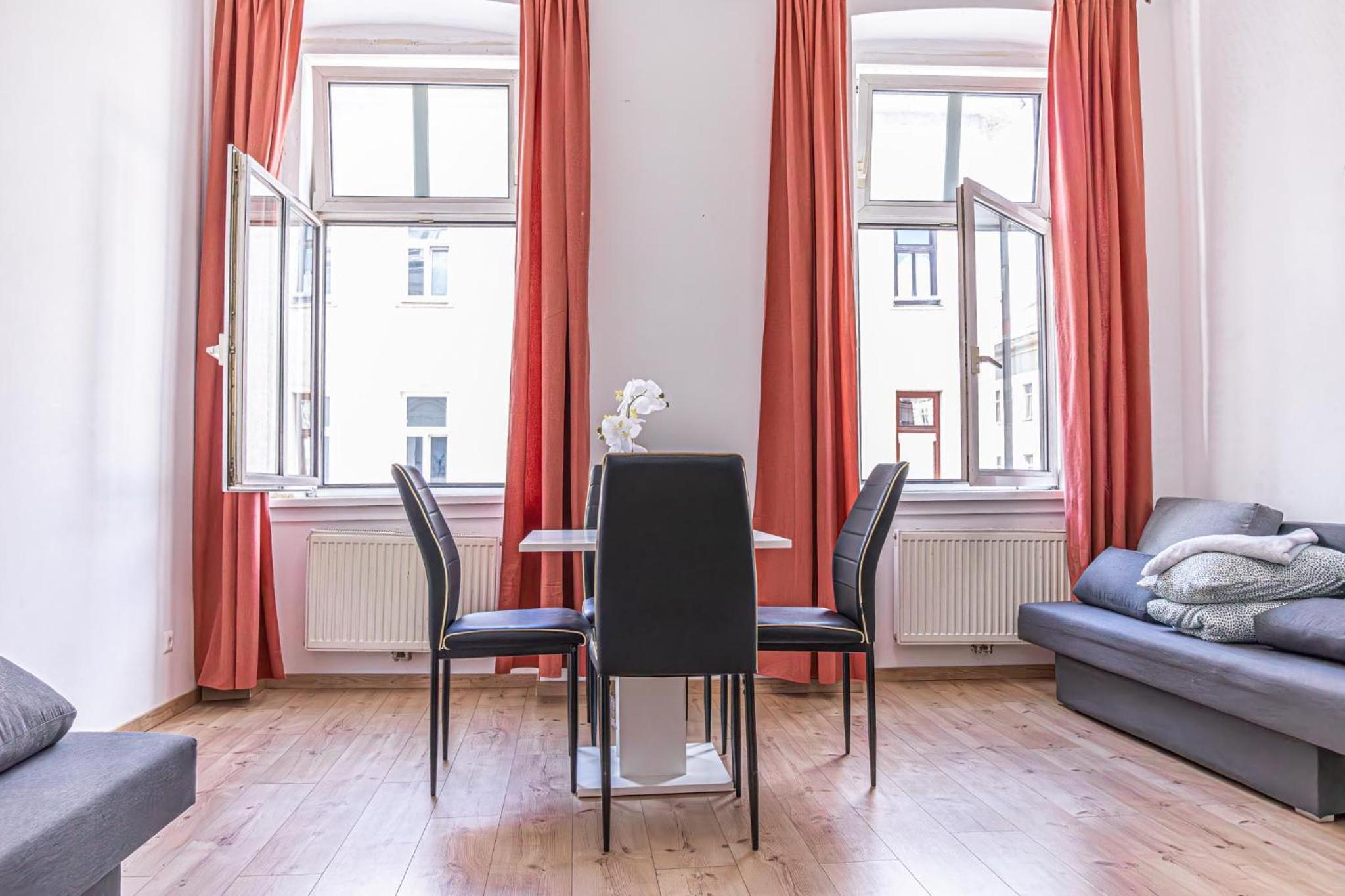 6 min to Amusement Park - Economy Rooms in Shared Apartment