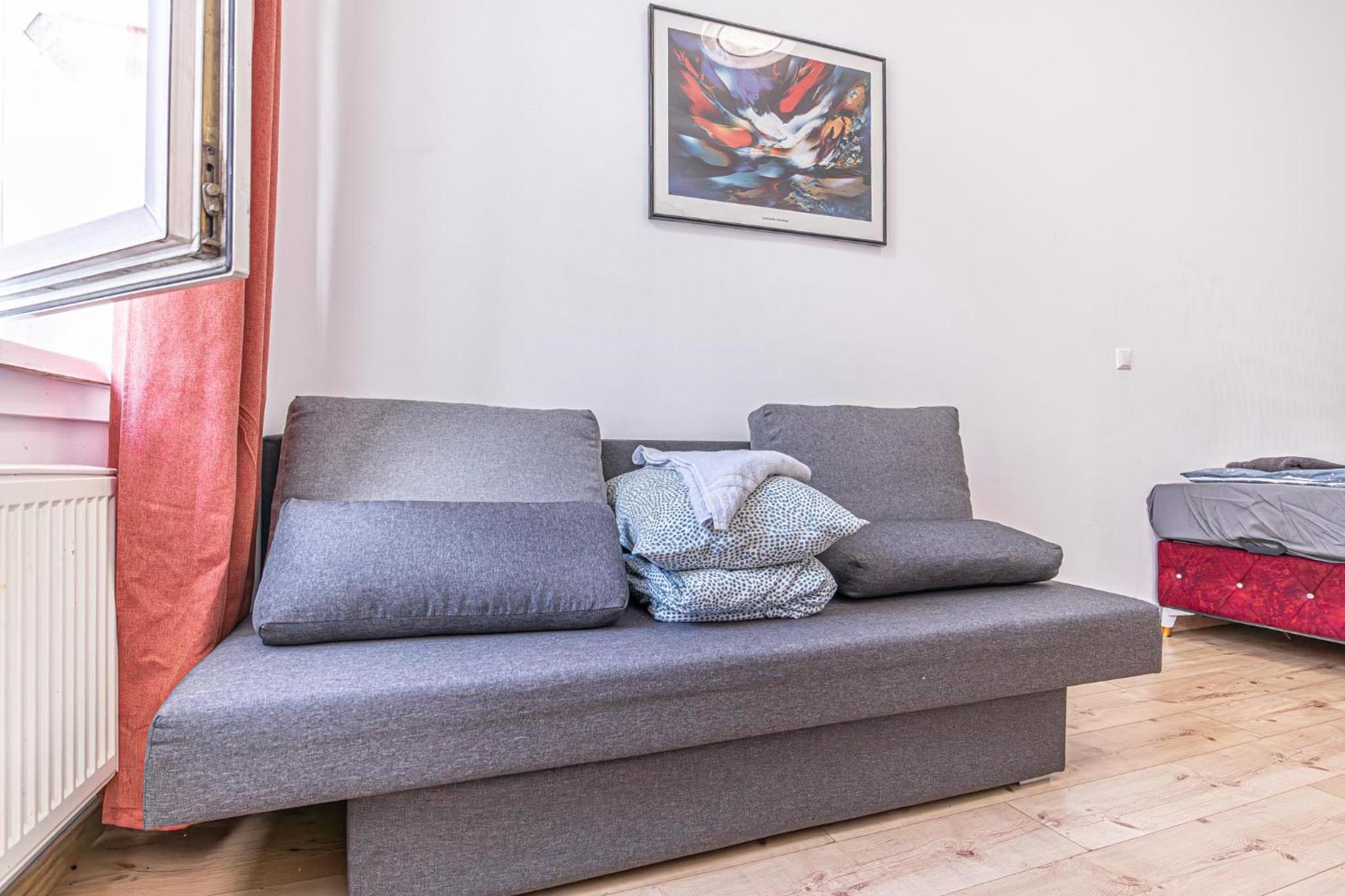 6 min to Amusement Park - Economy Rooms in Shared Apartment