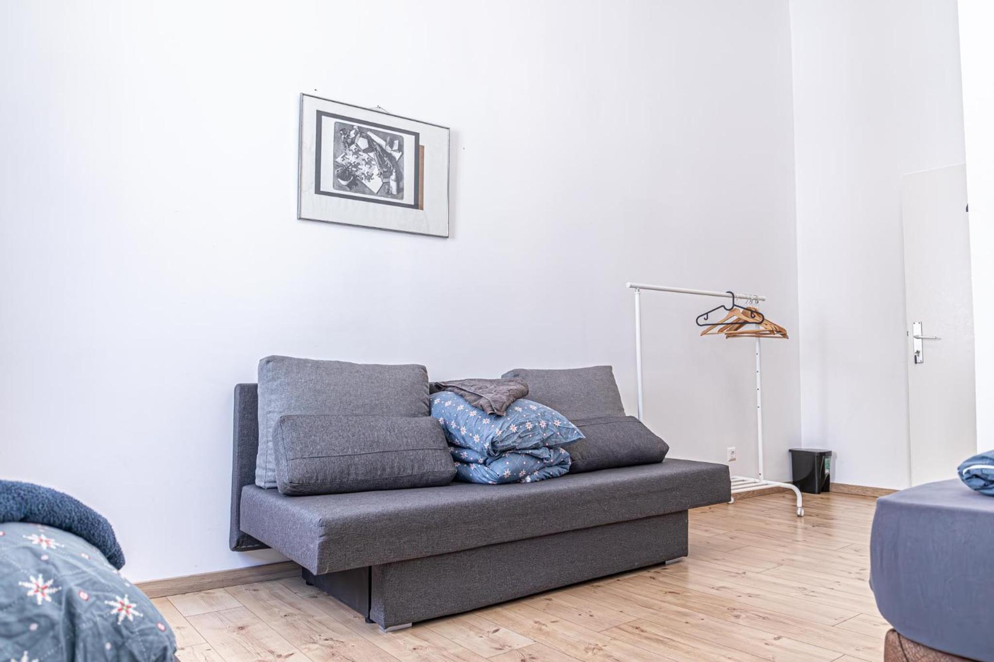 6 min to Amusement Park - Economy Rooms in Shared Apartment