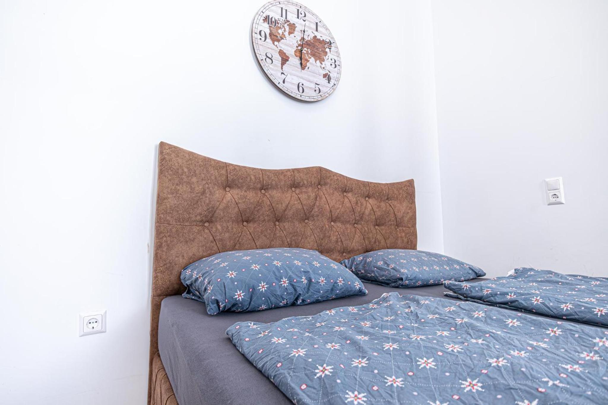 6 min to Amusement Park - Economy Rooms in Shared Apartment