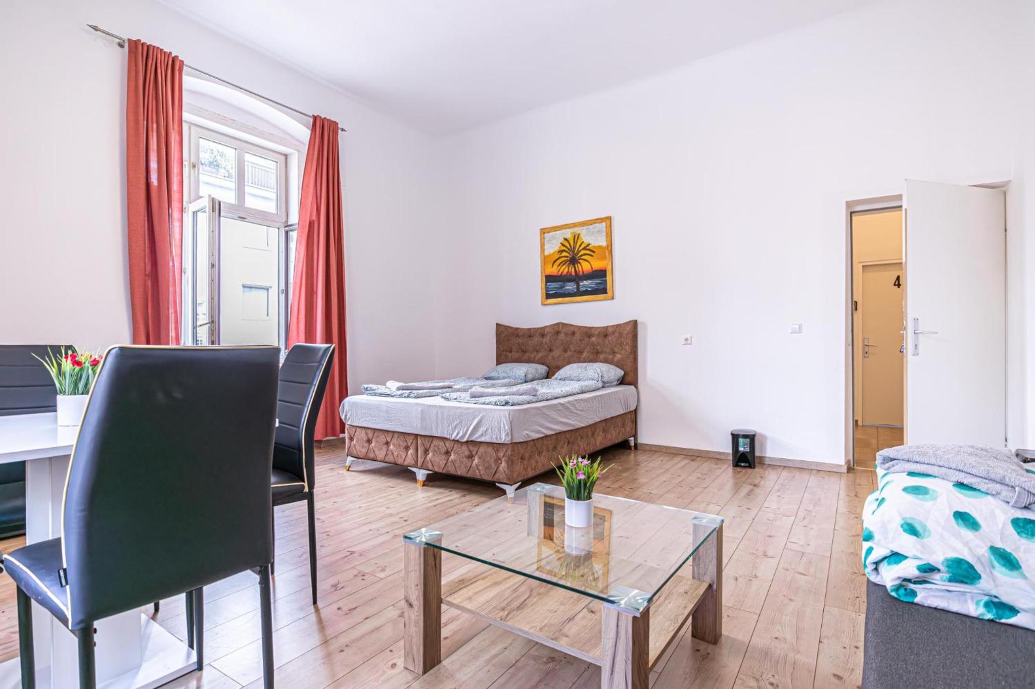 6 min to Amusement Park - Economy Rooms in Shared Apartment