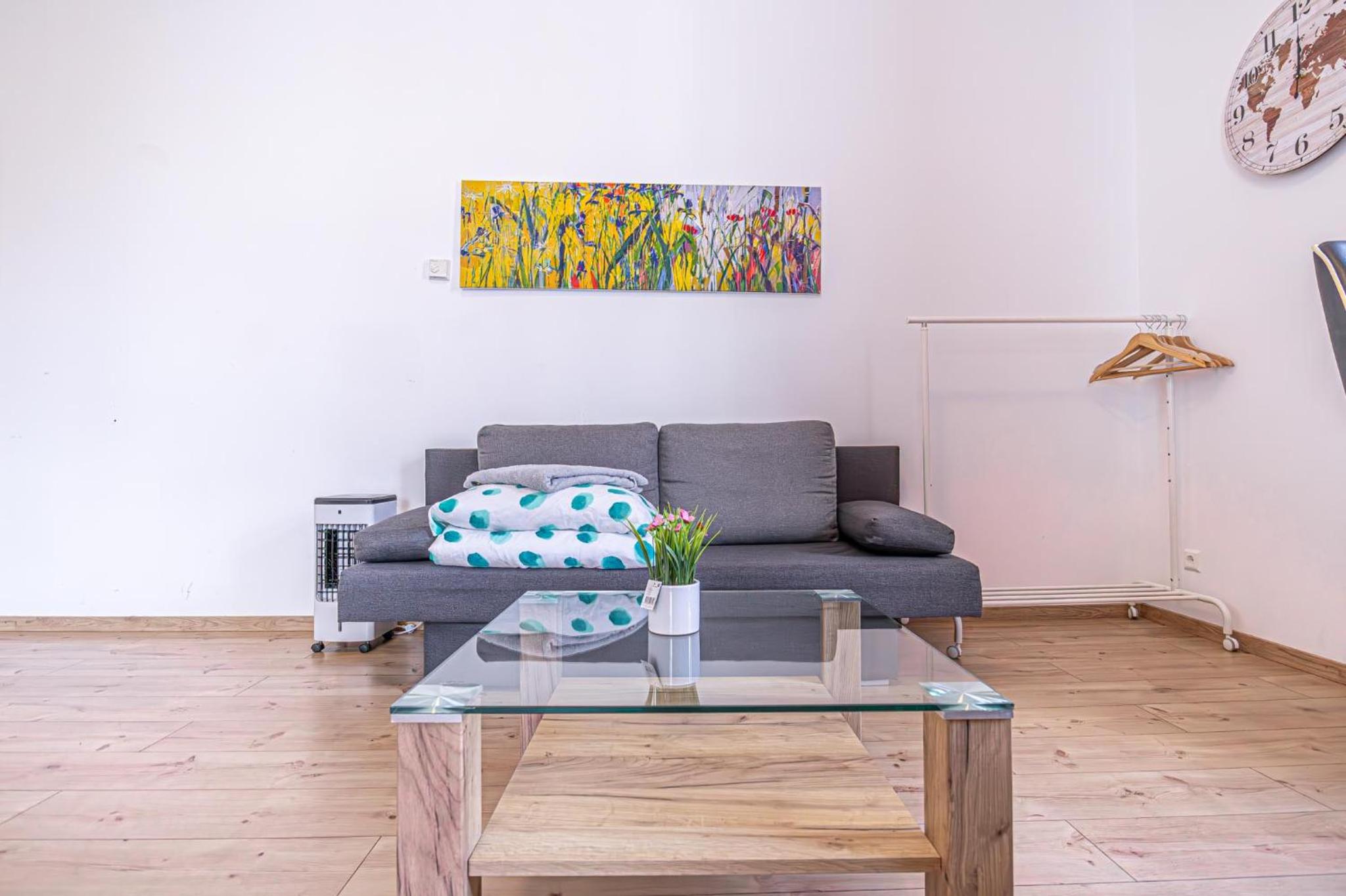 6 min to Amusement Park - Economy Rooms in Shared Apartment