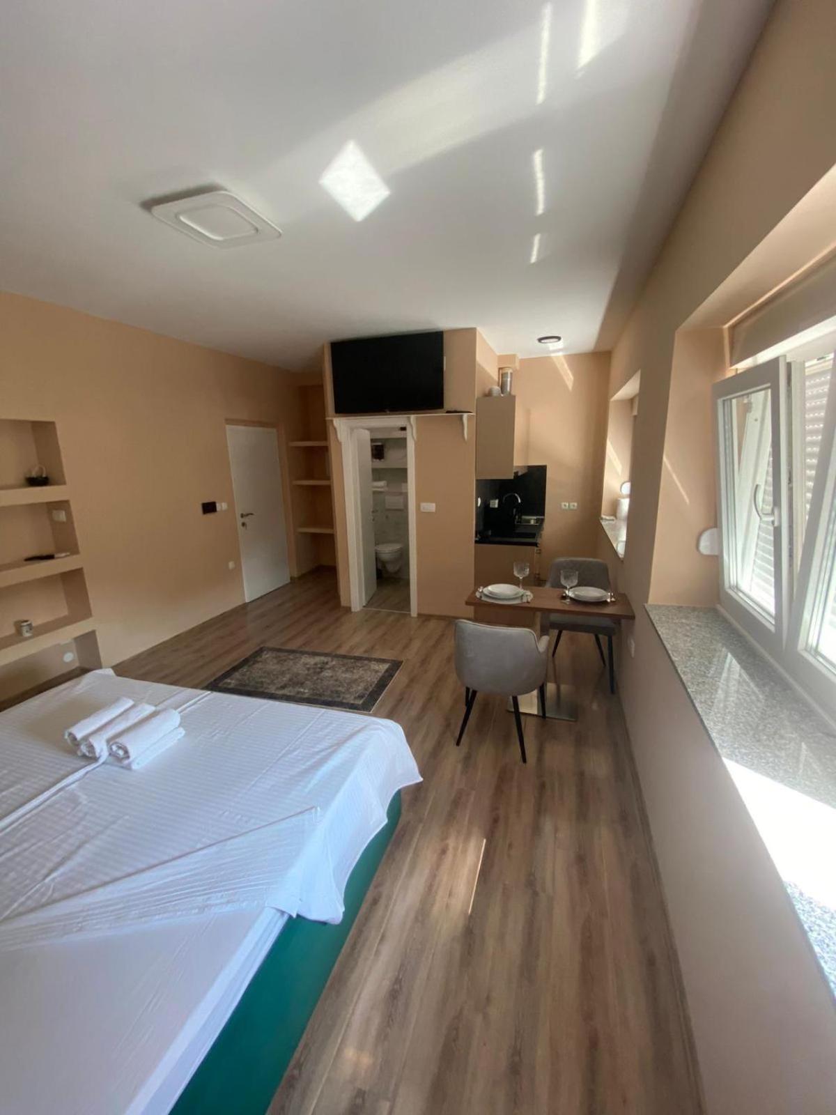 Studio Apartman Tina