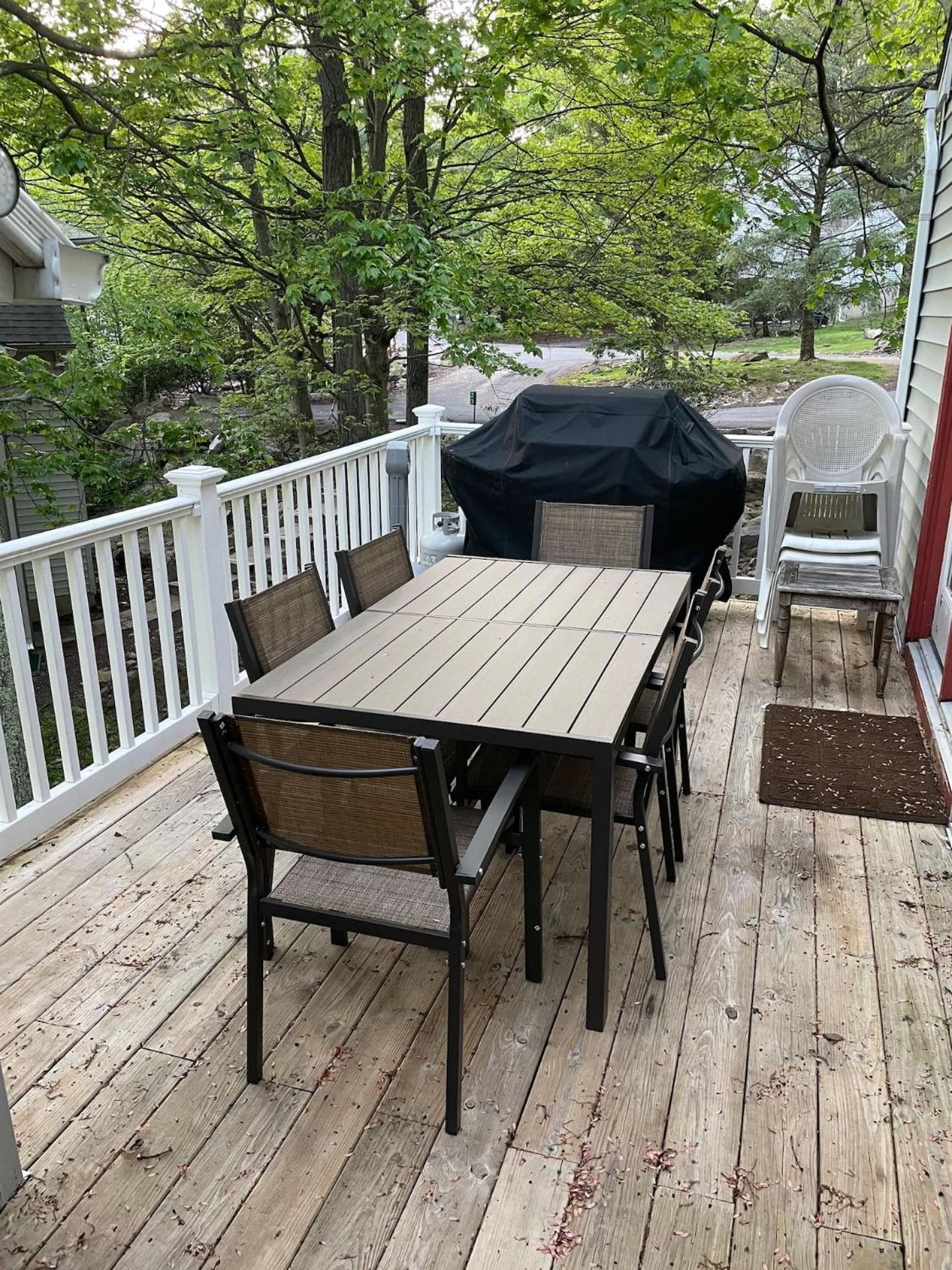 Poconos Paradise Lakeskihikewater Parkkids view 2