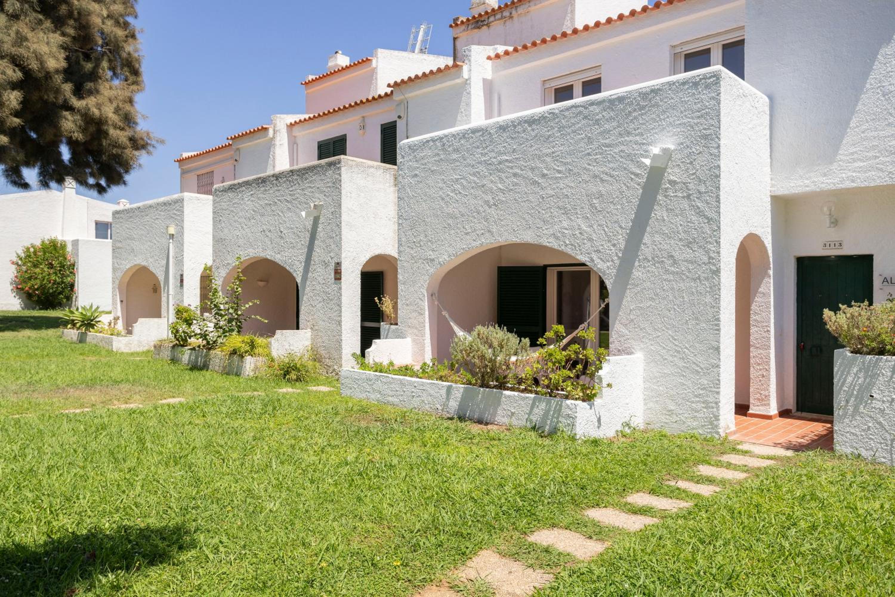 Centralgarve - Excellent & Peaceful Villa in the Center of Vilamoura view 2